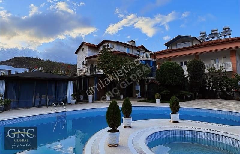 Kemer Çamyuva'da 4+1 Eşyalı Havuzlu Tripleks Satılık Lüks Villa - Görsel 25