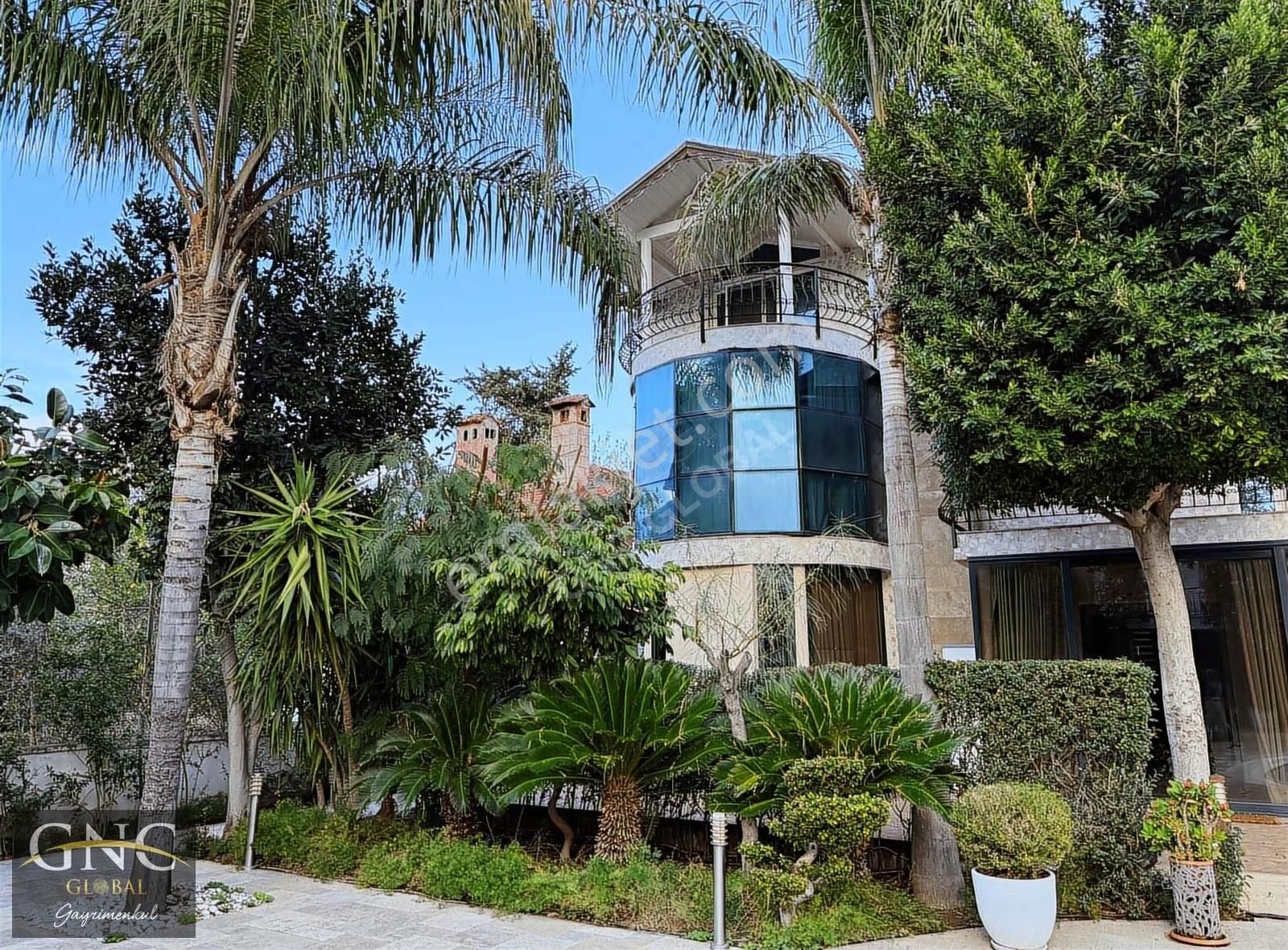 Kemer Çamyuva'da 4+1 Eşyalı Havuzlu Tripleks Satılık Lüks Villa - Görsel 15