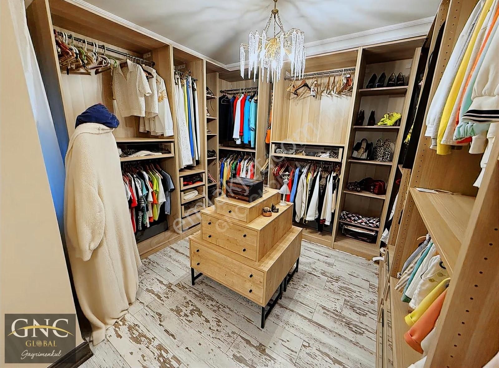 Kemer Çamyuva'da 4+1 Eşyalı Havuzlu Tripleks Satılık Lüks Villa - Görsel 2