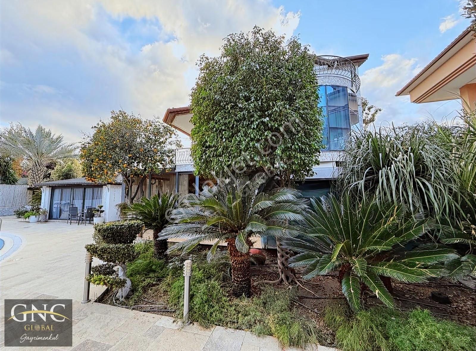 Kemer Çamyuva'da 4+1 Eşyalı Havuzlu Tripleks Satılık Lüks Villa - Görsel 14