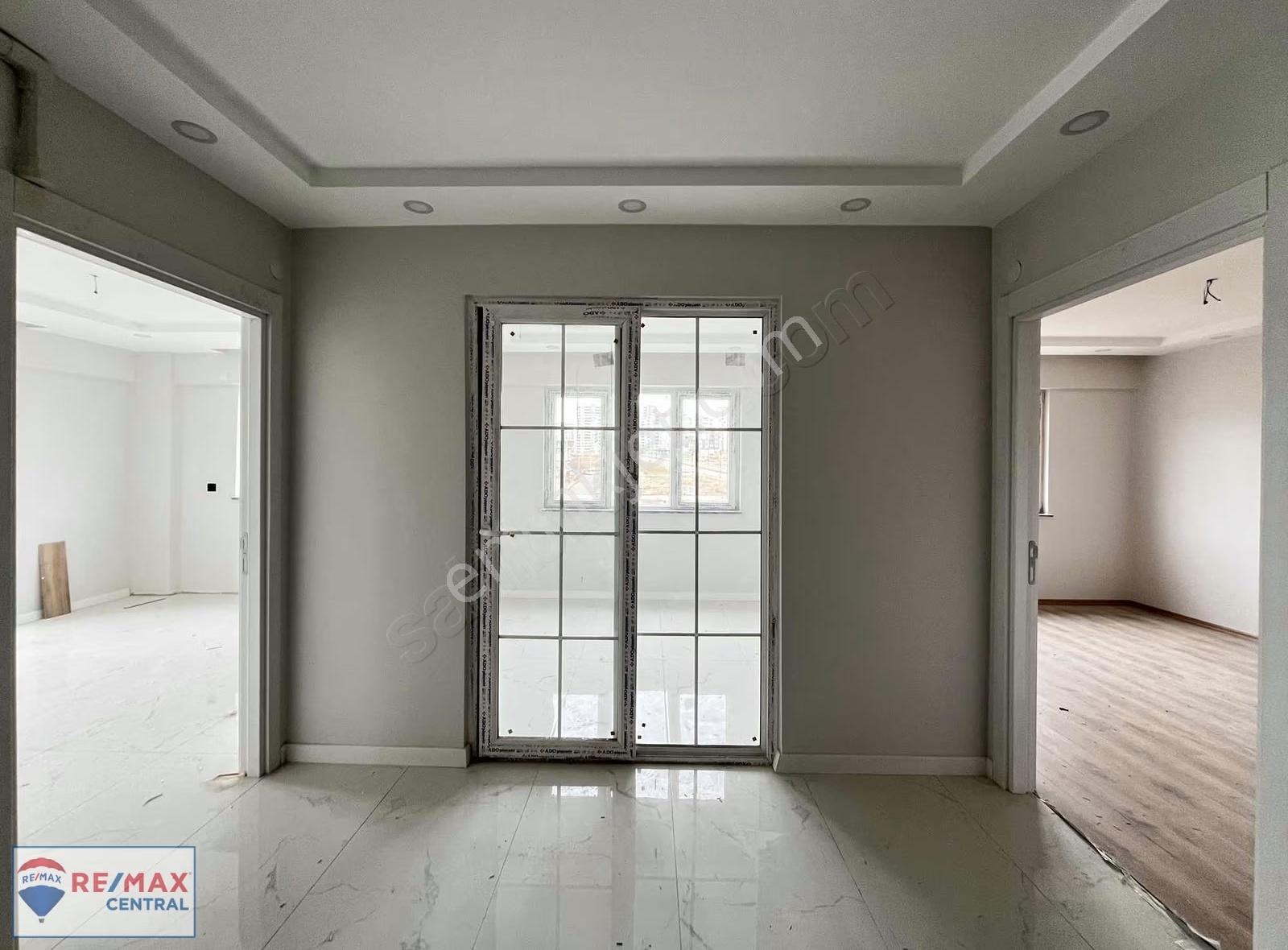 Remax Centralden Satılık 3,5+1 Daire - Görsel 2