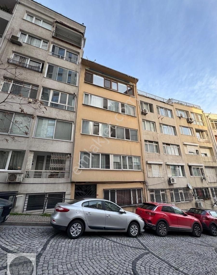 Erkutun'dan Teşvikiye Hüsrevgerede Cd. Paraleli, Armani Rezidans Cepheli, Eşyalı, 2+1 Kiralık Daire - Görsel 17