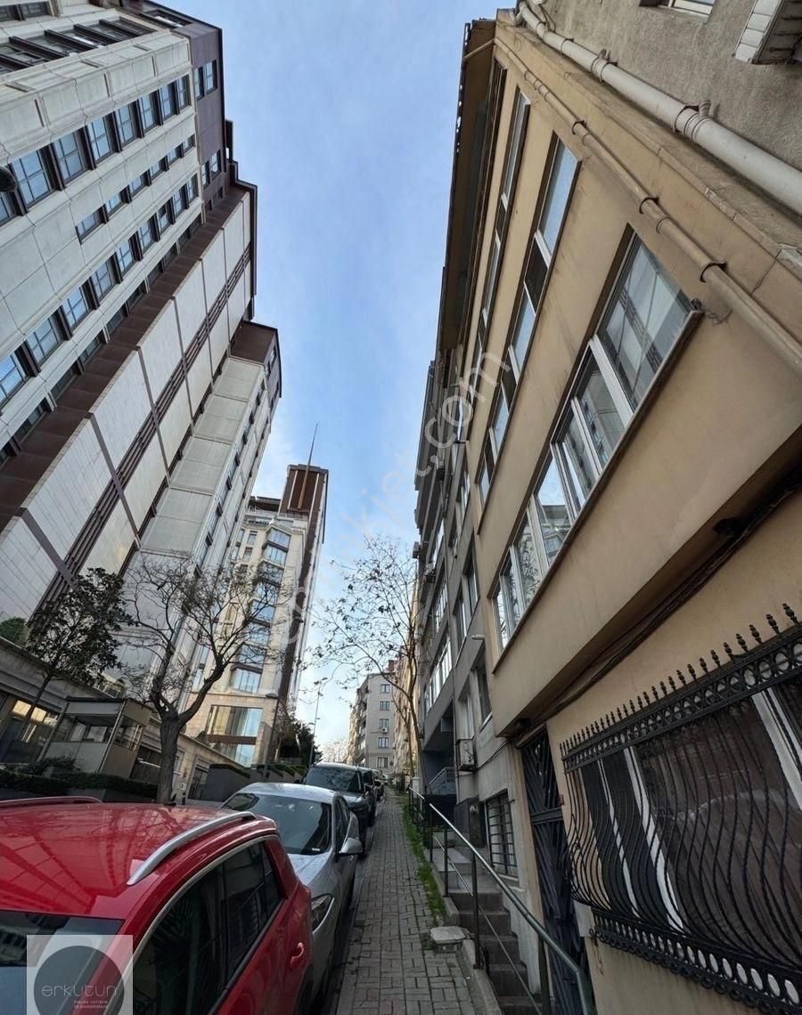 Erkutun'dan Teşvikiye Hüsrevgerede Cd. Paraleli, Armani Rezidans Cepheli, Eşyalı, 2+1 Kiralık Daire - Görsel 15
