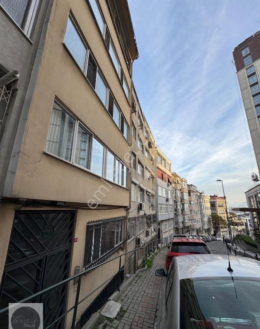 Erkutun'dan Teşvikiye Hüsrevgerede Cd. Paraleli, Armani Rezidans Cepheli, Eşyalı, 2+1 Kiralık Daire - Görsel 9