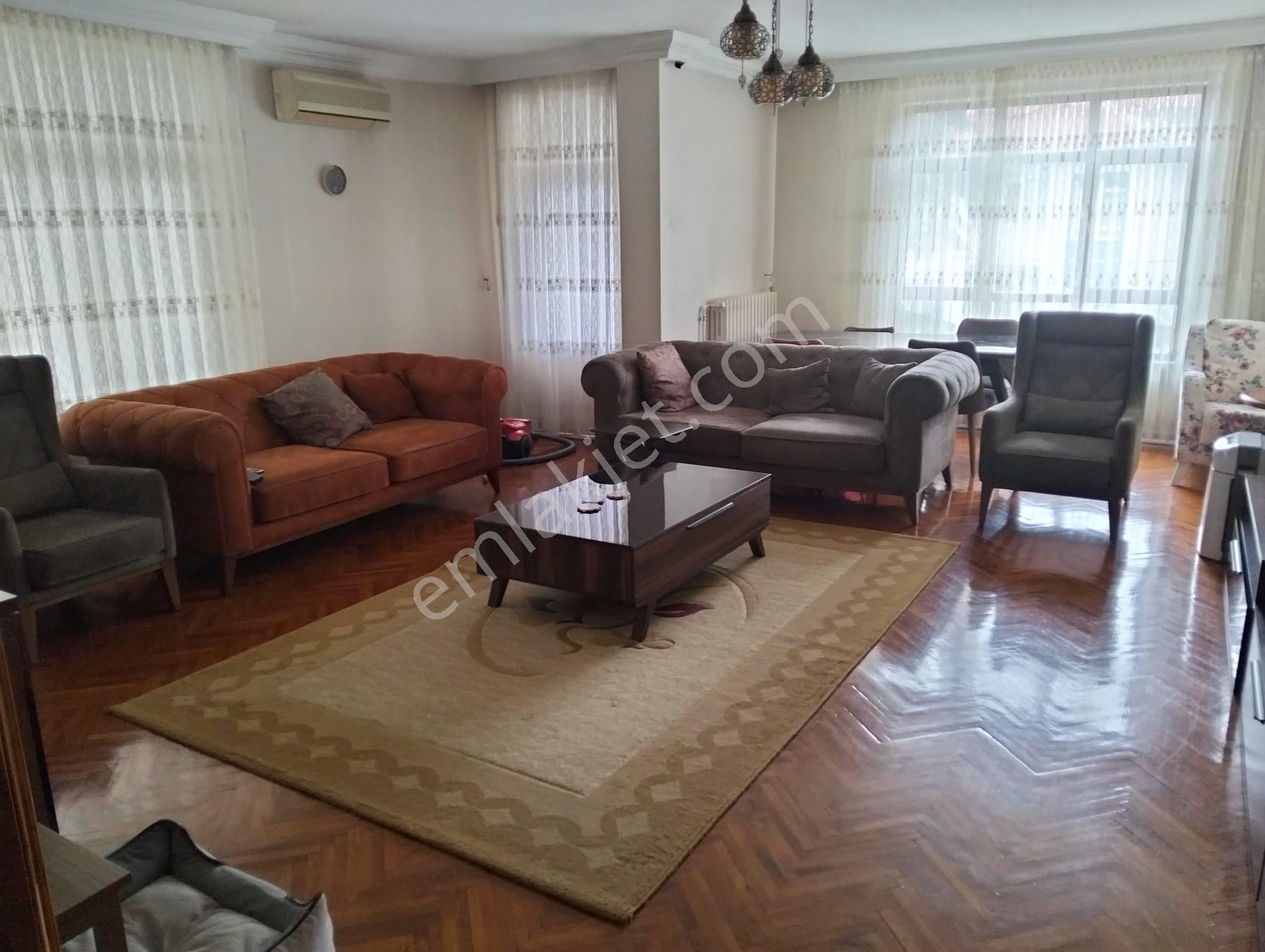 Çankaya Gop Çiçekdağı Sokakta Uğurmumcu Caddesine Yakın 1.kat Ön 3+1 Satılık Daire