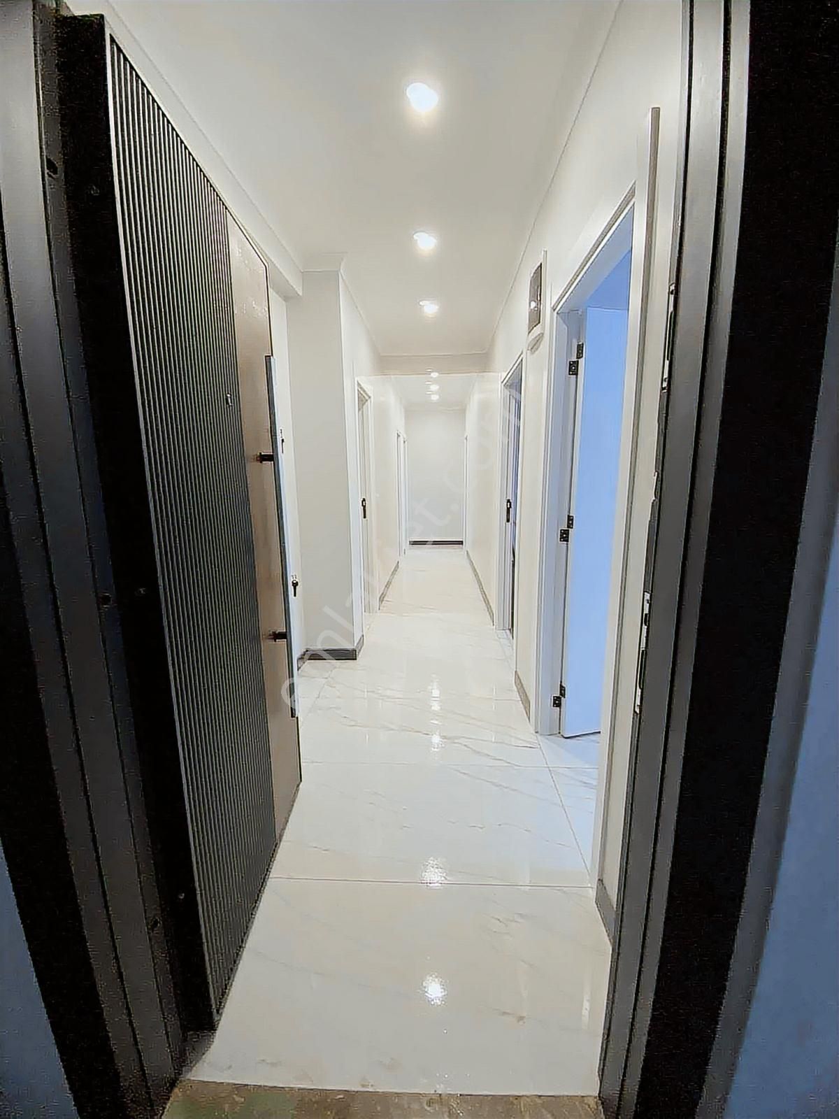 Kaymakamlık Karşısı'nda Ebeveyn Banyolu 3+1 Sıfır Boş Daire - Görsel 8