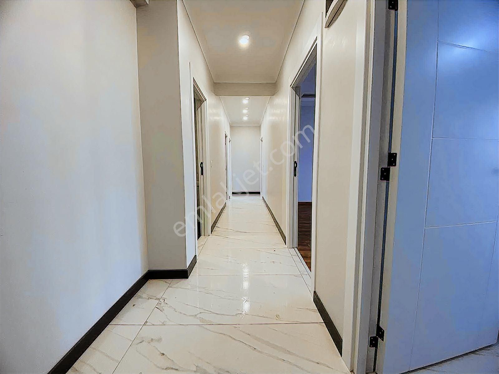 Kaymakamlık Karşısı'nda Ebeveyn Banyolu 3+1 Sıfır Boş Daire - Görsel 22