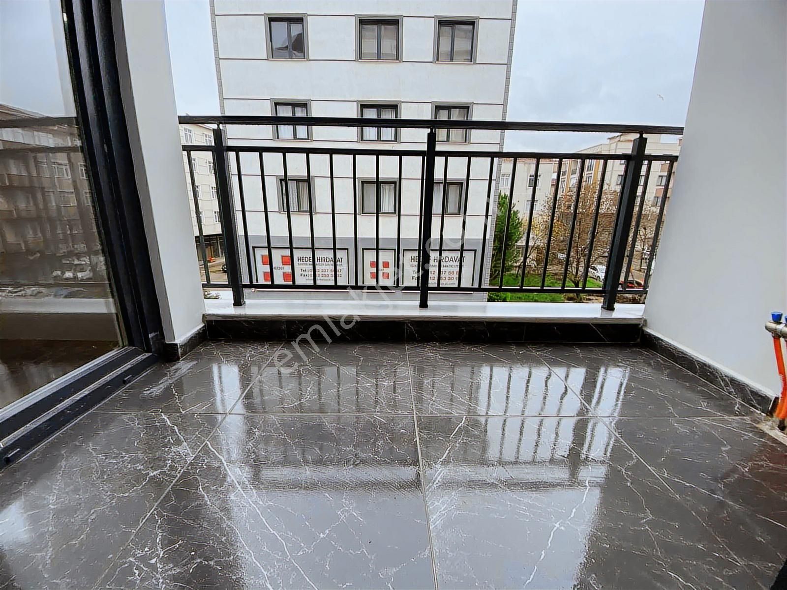 Kaymakamlık Karşısı'nda Ebeveyn Banyolu 3+1 Sıfır Boş Daire - Görsel 3