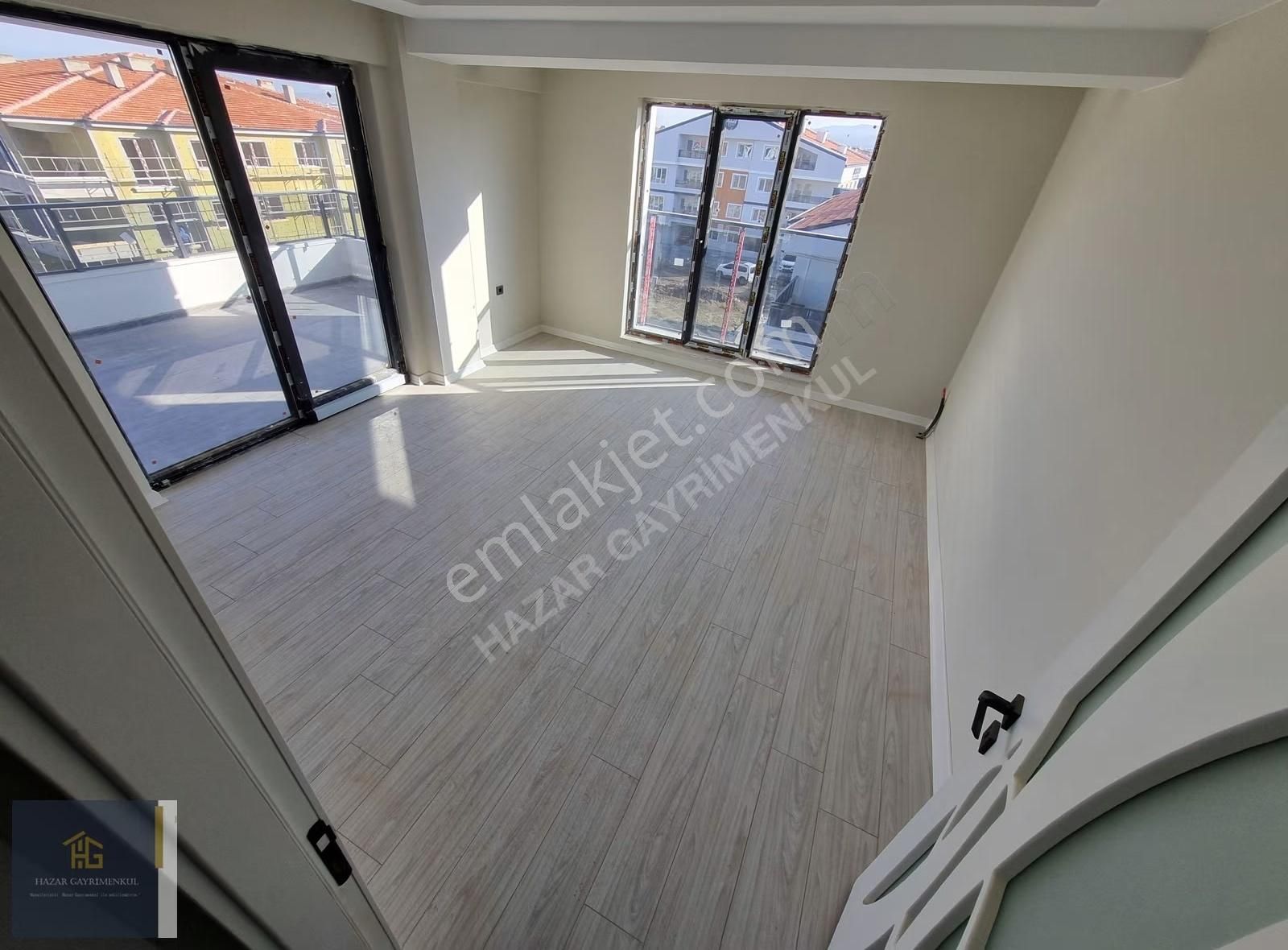 Hazardan 29 Ekimde Alttan Isıtmalı 110 M2 Net 2+1 Satılık Daire - Görsel 34