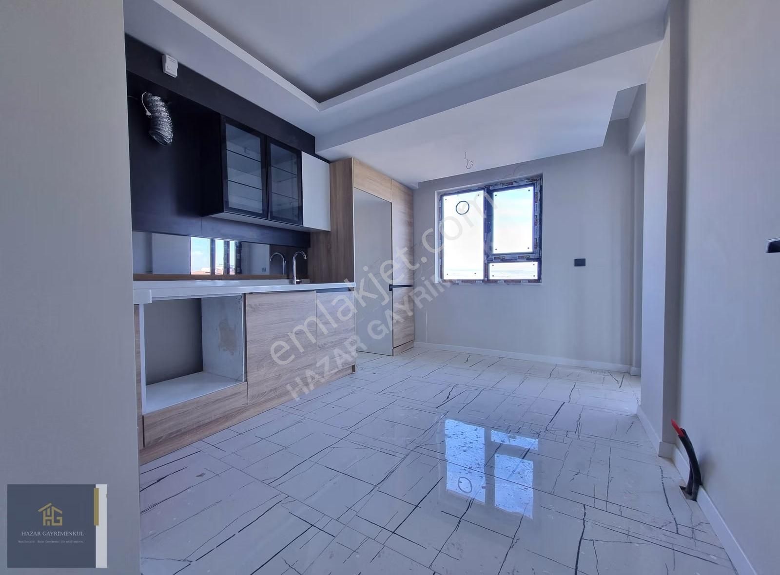 Hazardan 29 Ekimde Alttan Isıtmalı 110 M2 Net 2+1 Satılık Daire - Görsel 2