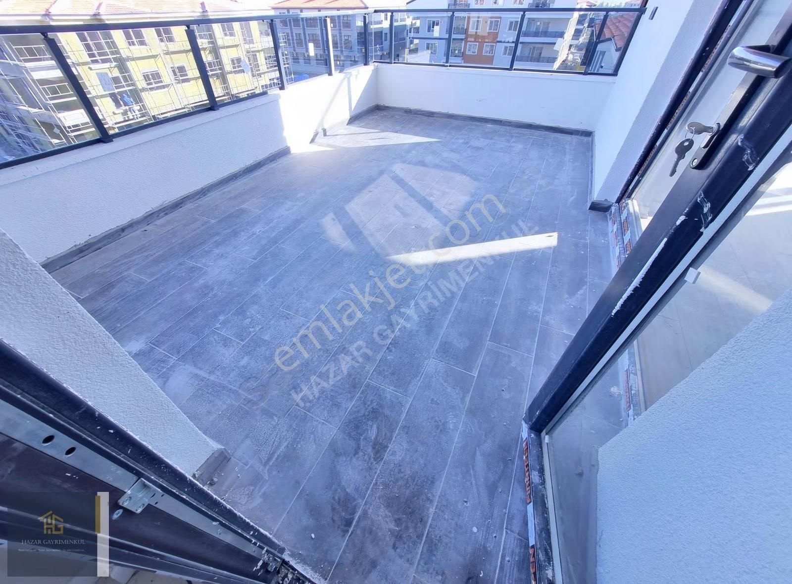 Hazardan 29 Ekimde Alttan Isıtmalı 110 M2 Net 2+1 Satılık Daire - Görsel 18