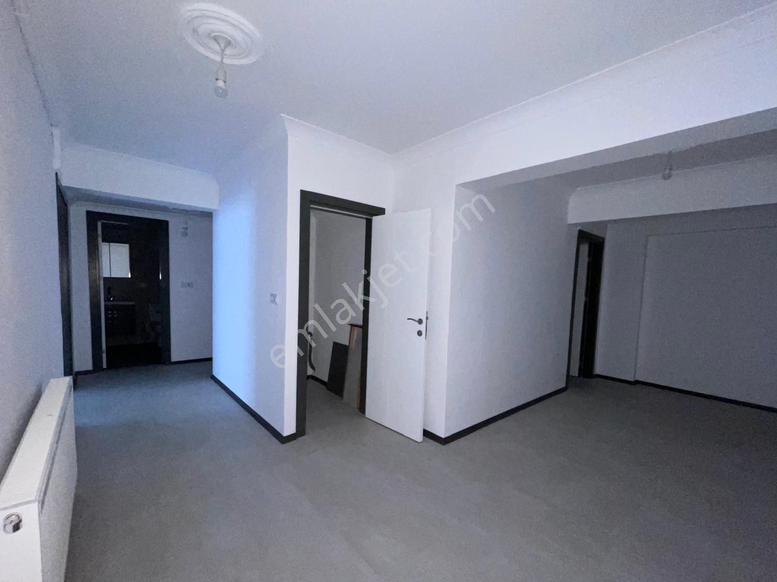 Çiftlikönü Mahallesinde 2+1 Geniş Oturulmaya Hazır Daire - Görsel 23