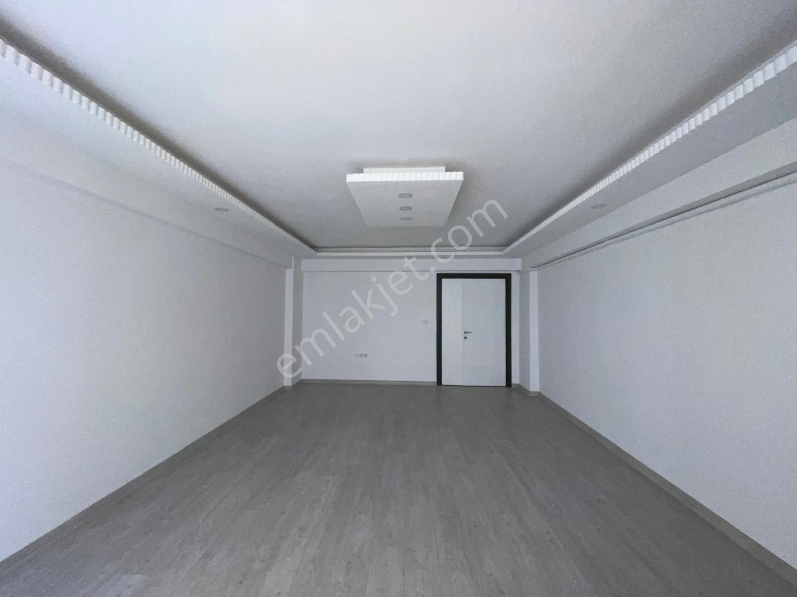 Çiftlikönü Mahallesinde 2+1 Geniş Oturulmaya Hazır Daire