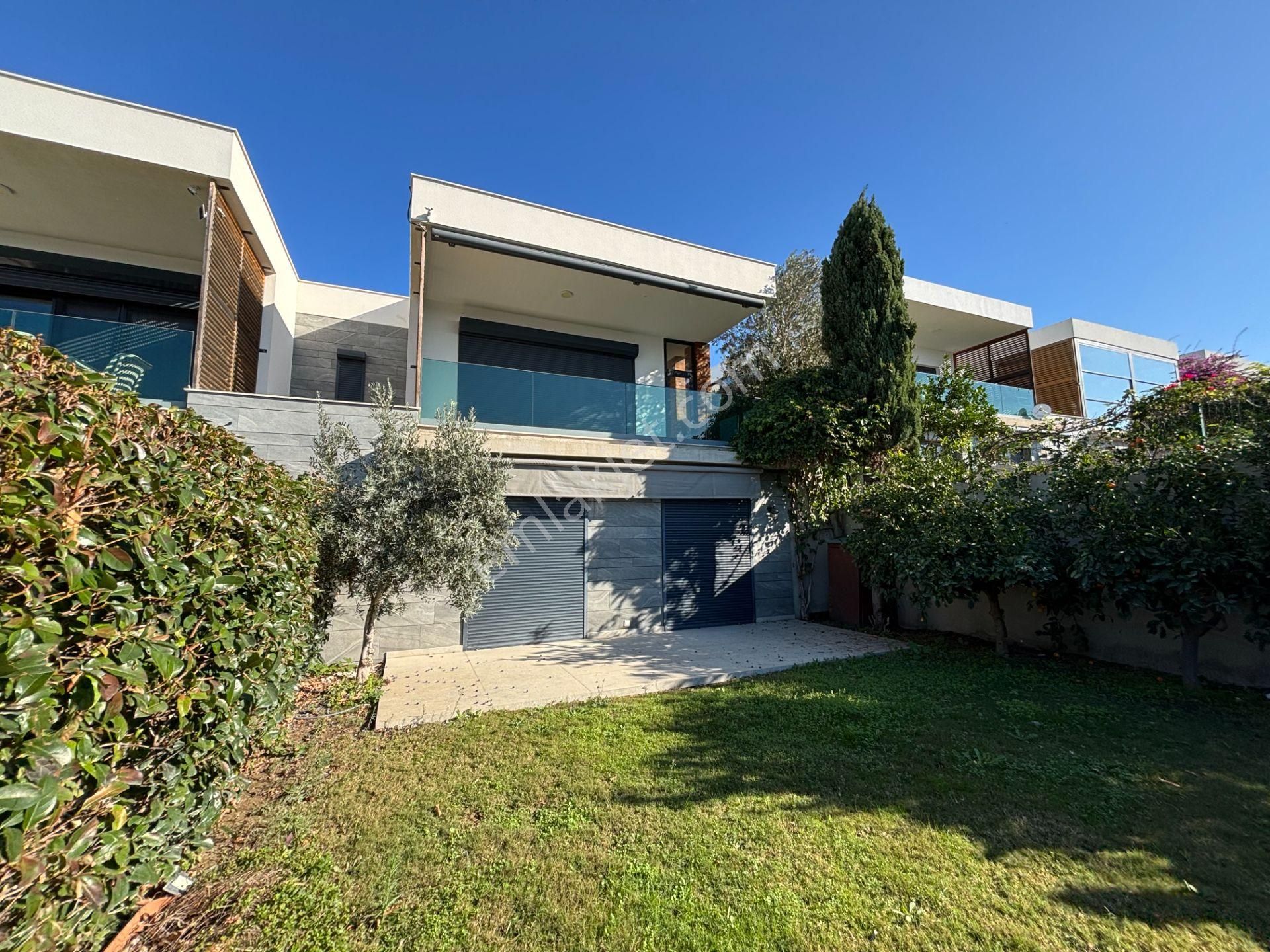 Bodrum Reef Panorama'da Satılık Dubleks Site İçi Müstakil Villa