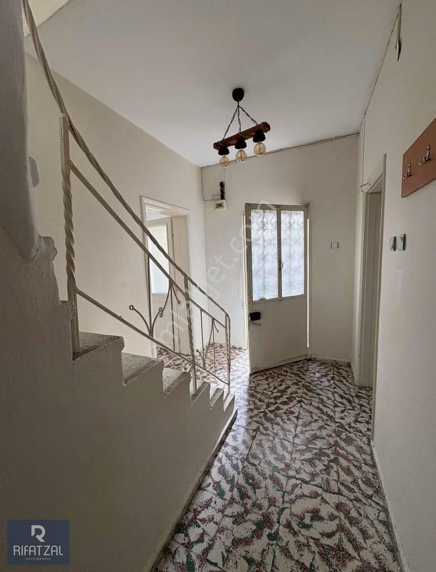 Ayvalık Fevzipaşa Mahallesinde Kiralık 3+1 Müstakil Ev - Görsel 6