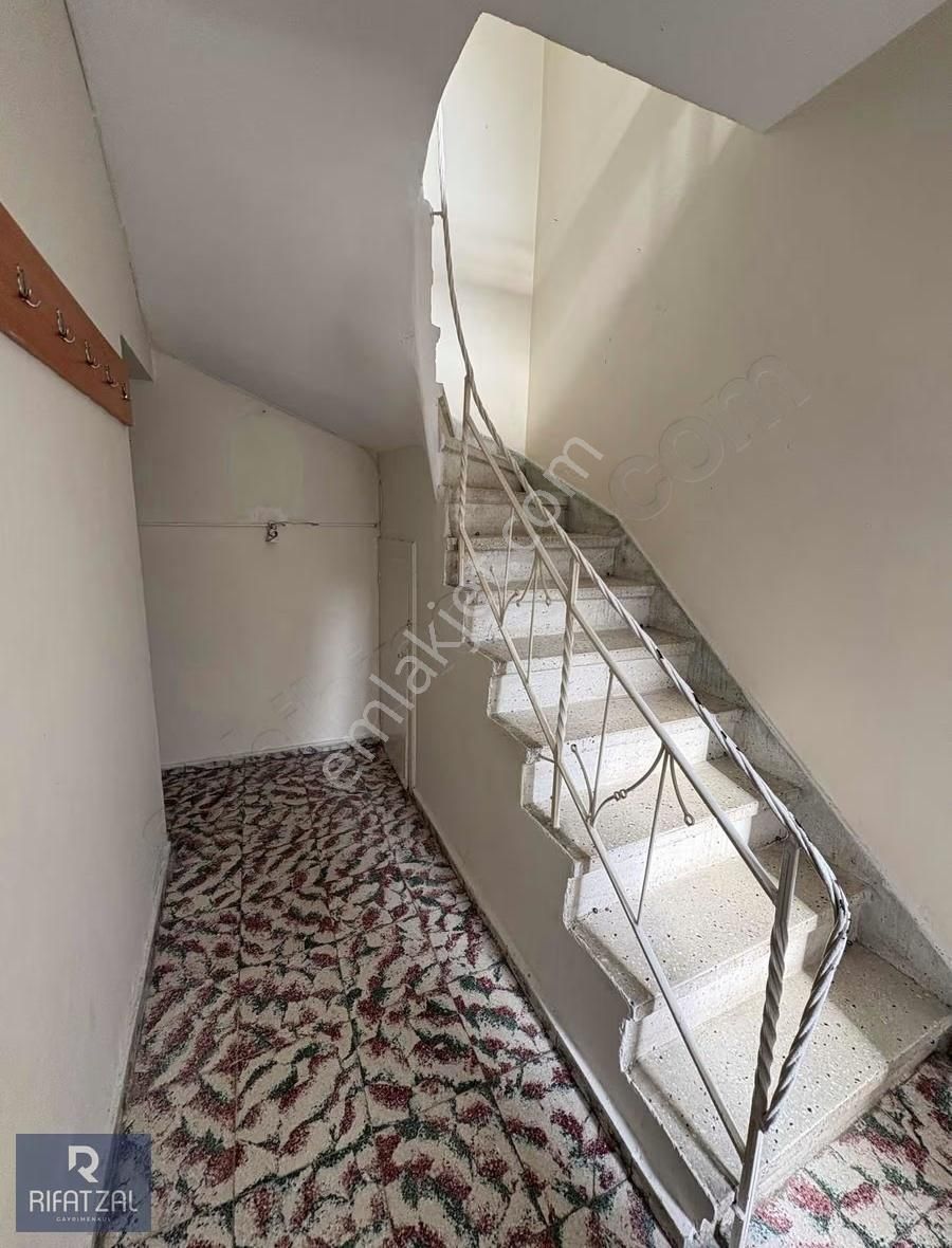 Ayvalık Fevzipaşa Mahallesinde Kiralık 3+1 Müstakil Ev - Görsel 23