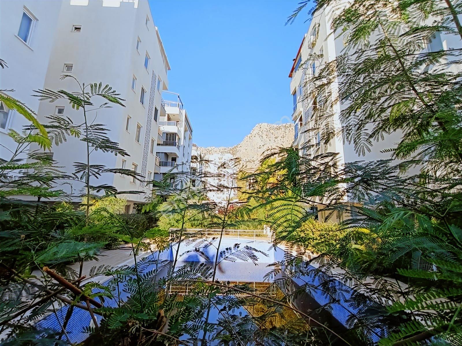 Antalya Konyaaltı Sarısu Satılık Daire Havuzlu Sitede Katta 3+1