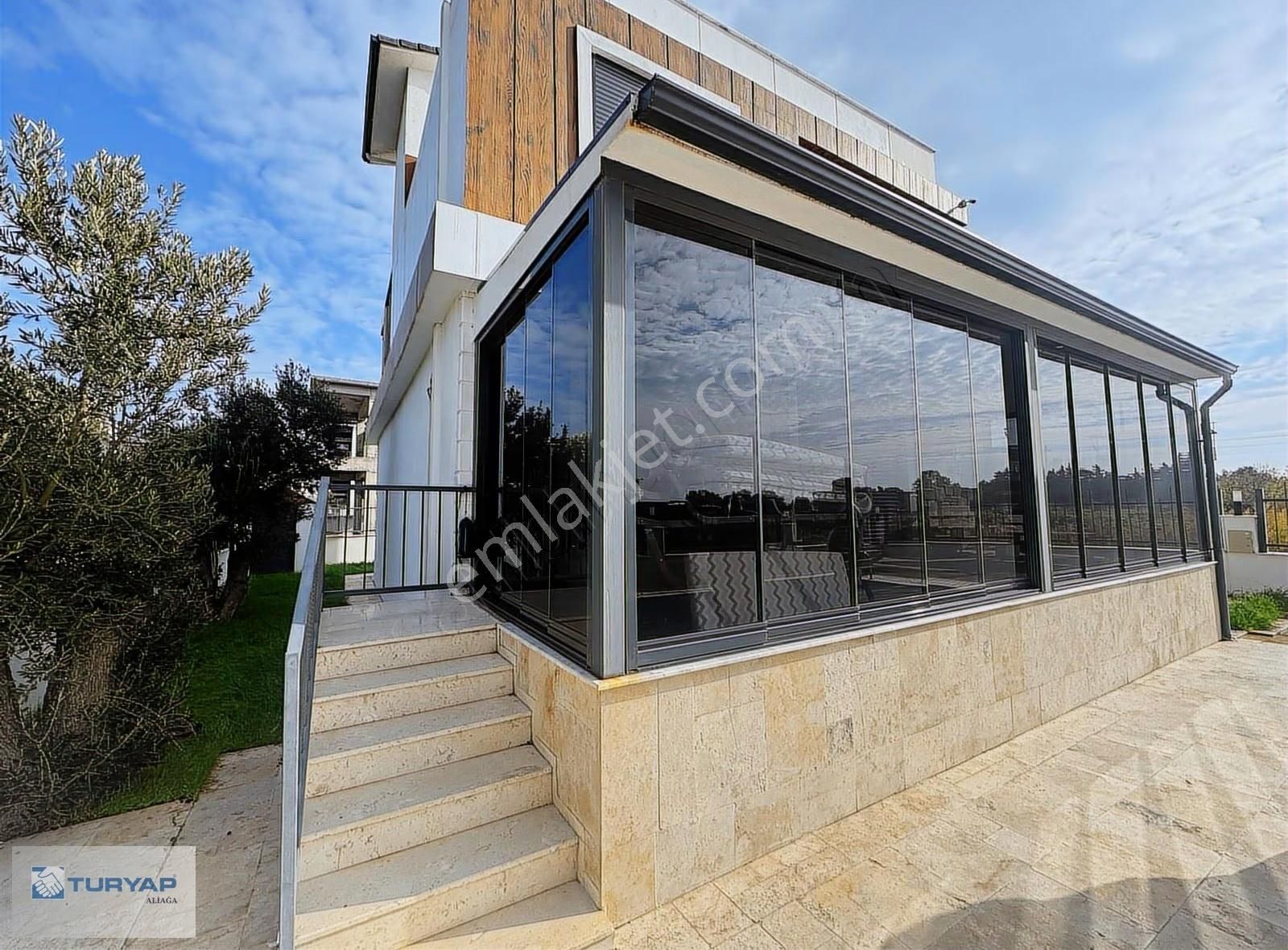 Deniz Kenarında Havuzlu Tam Müstakil Satılık Lüks Villa - Görsel 2