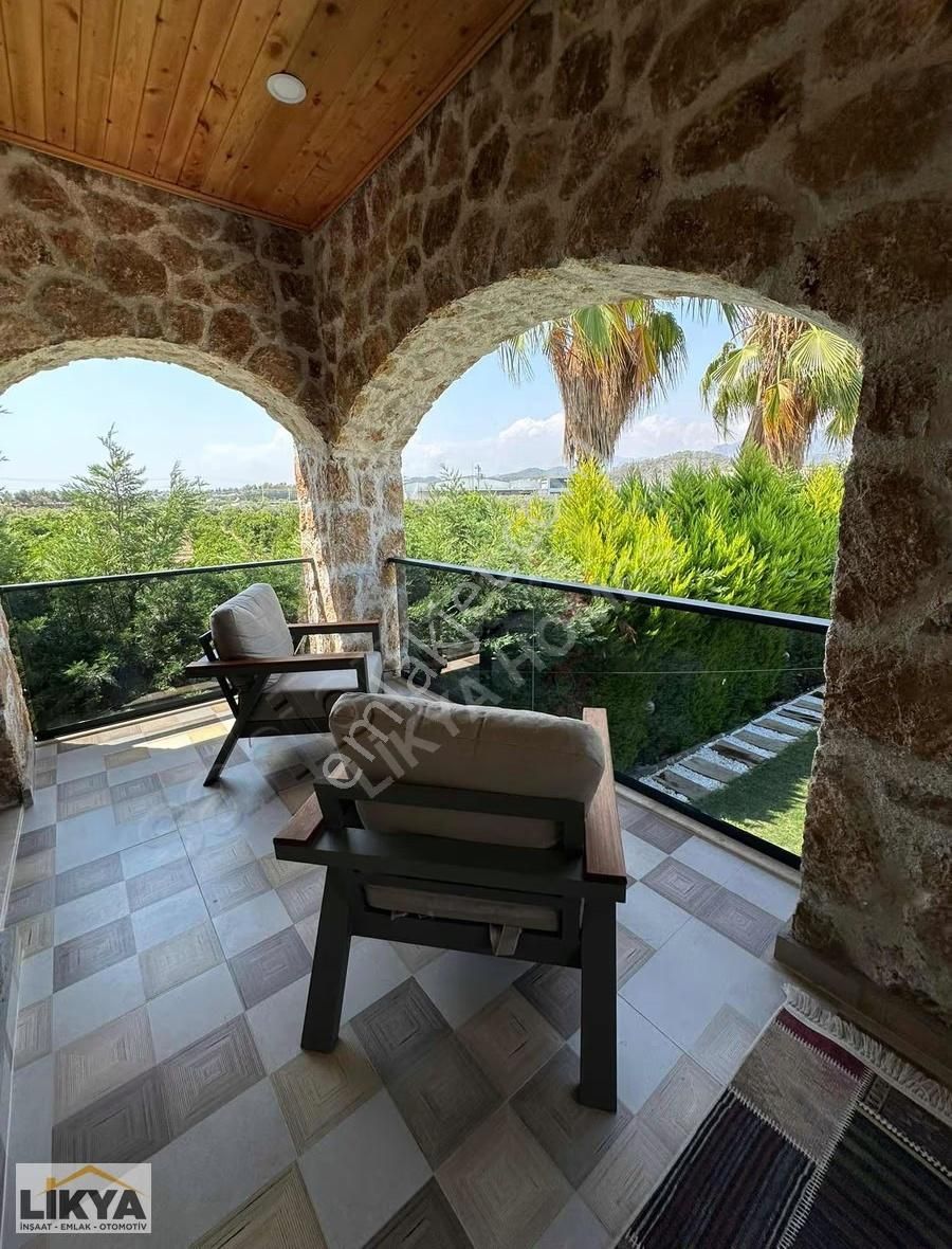 Sahile Yakın 3+1 Lüks Taş Konak Villa - Görsel 5