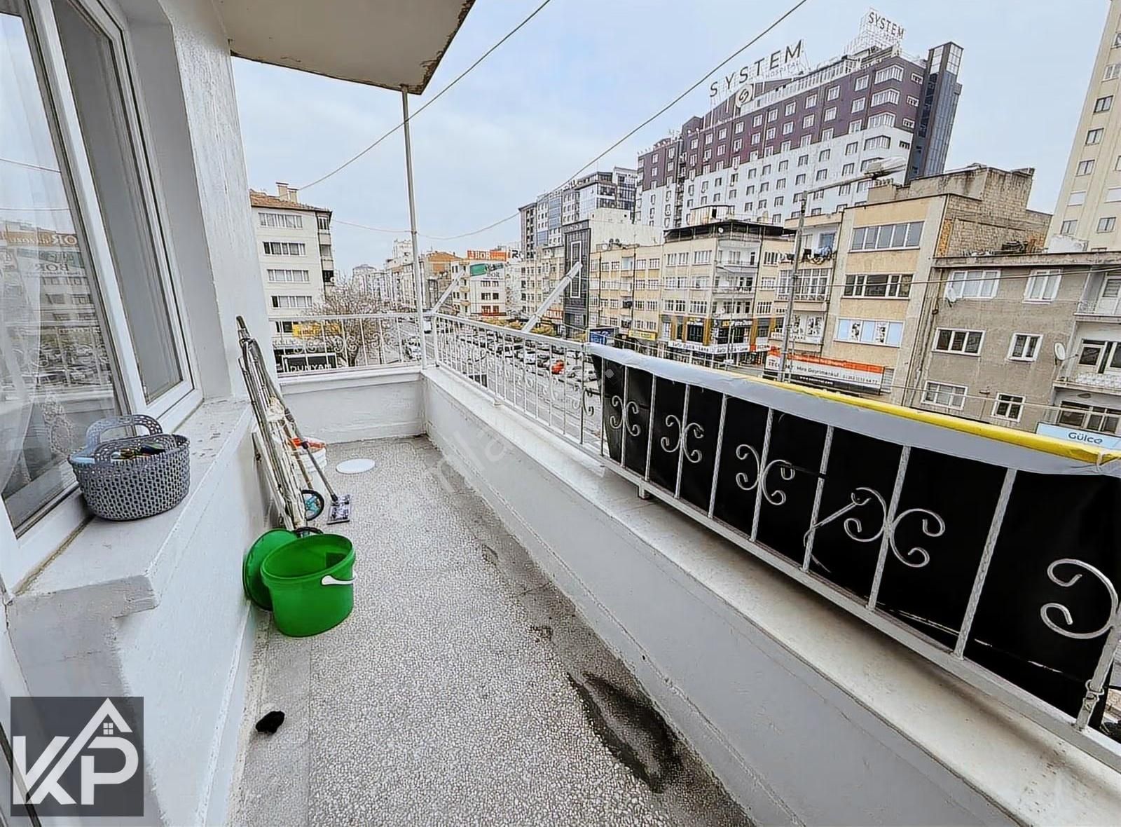 Devlet Hastanesi Caddesi Üzerinde Satılık 2+1 Fırsat Daire - Görsel 5