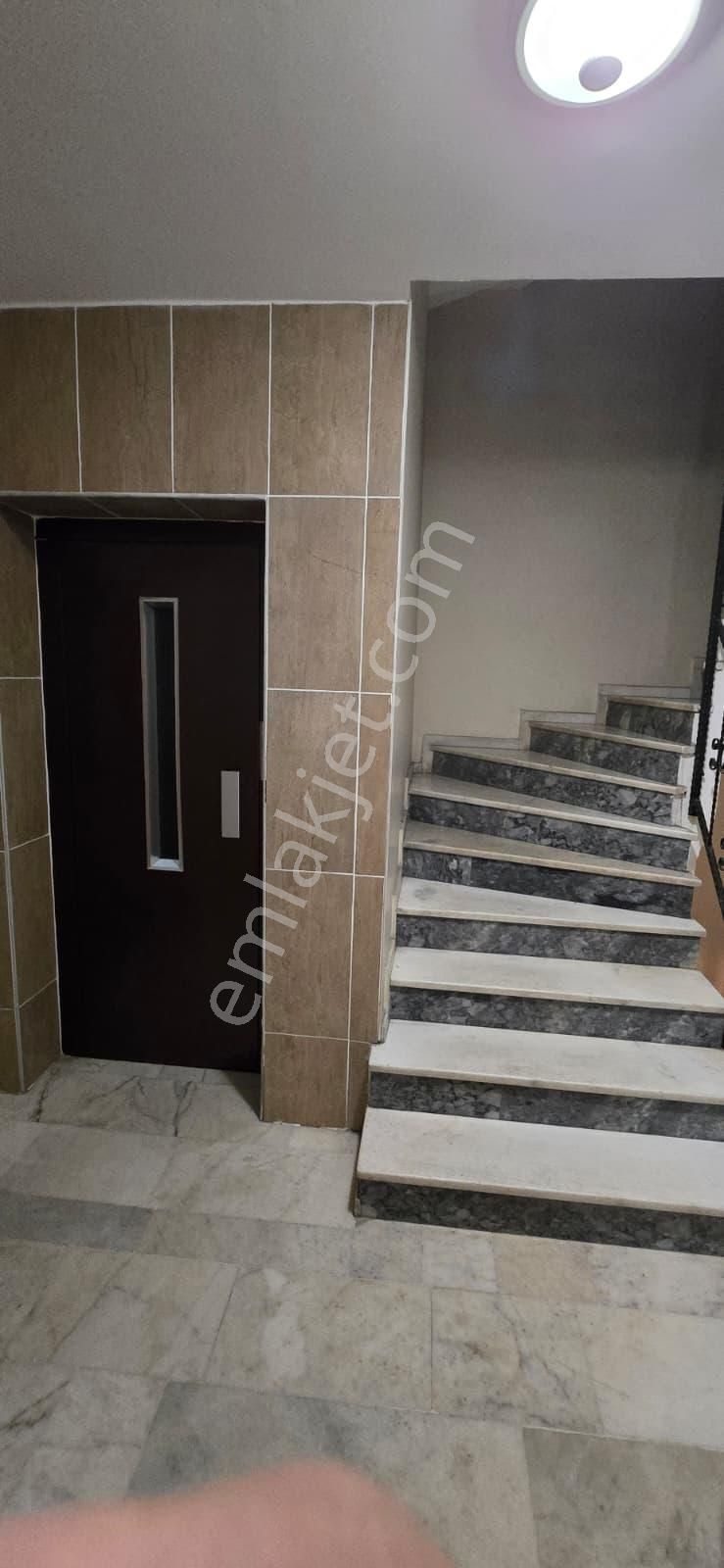 Sahibinden Metrobüsün Dibinde Komisyonsuz - Görsel 11