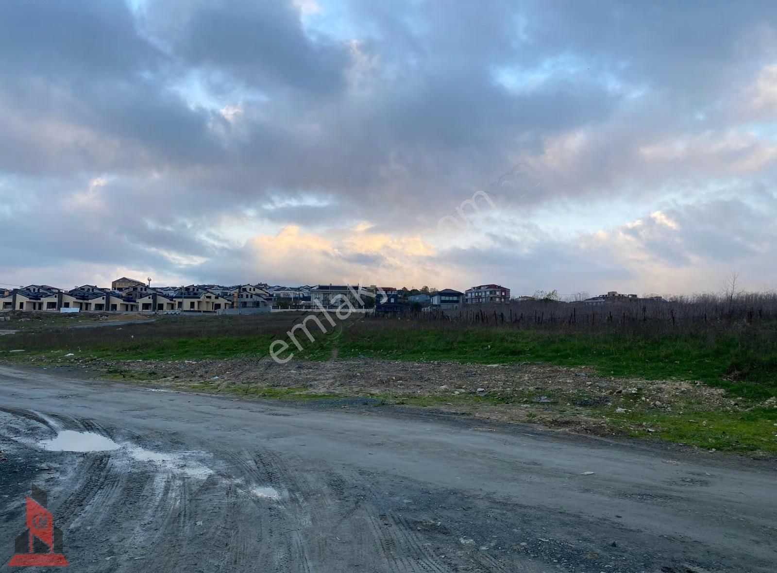 Bolluca'da Villa İmarlı Villaların Yanı Başında Köşe Başı Arsa - Görsel 3