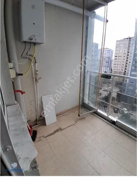 Adnan Kahvecide 3+1 Metrobüse Yakın Merkezi Konum Satılık Daire