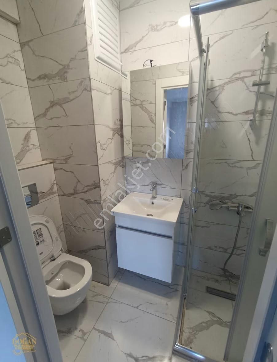 Pendik Merkez'de Aydınlı Caddesi Üzeri Sıfır Lüs 3+1 Daire - Görsel 6