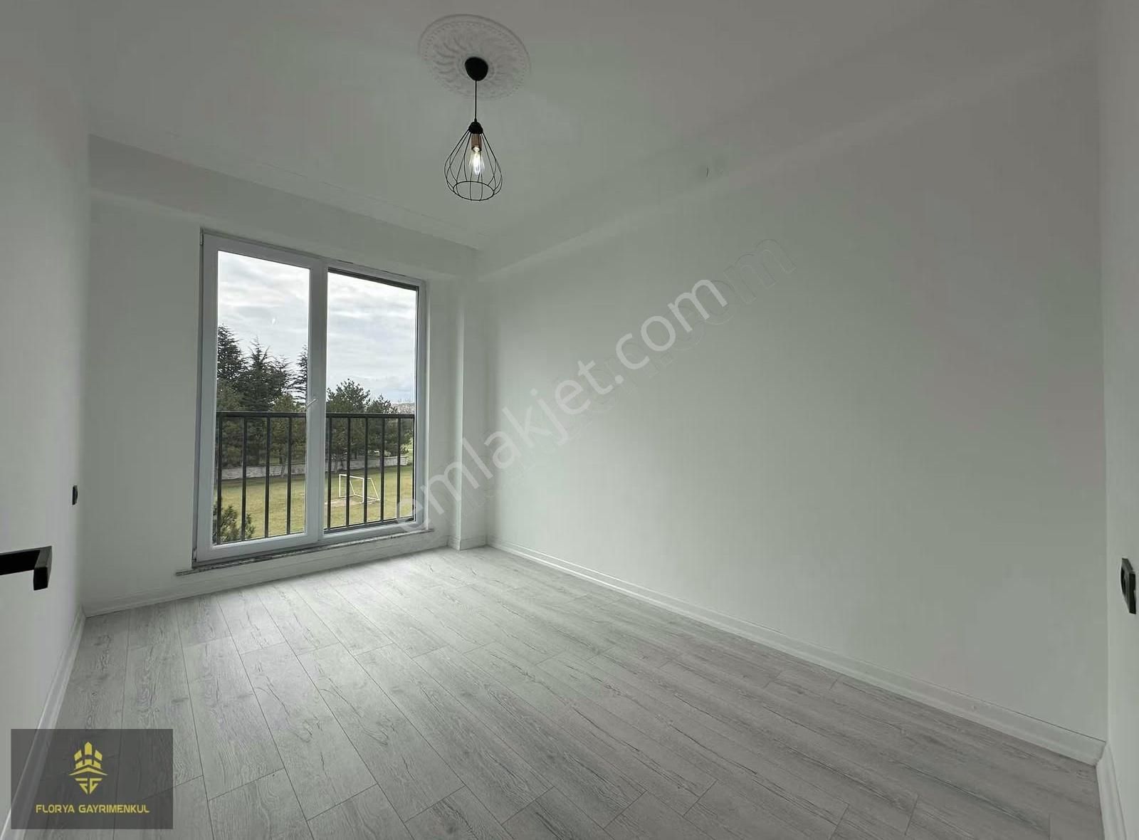 Şarhöyük Mahallesi Park Manzaralı Geniş Lüx Ara Kat 3+1 Daire - Görsel 6