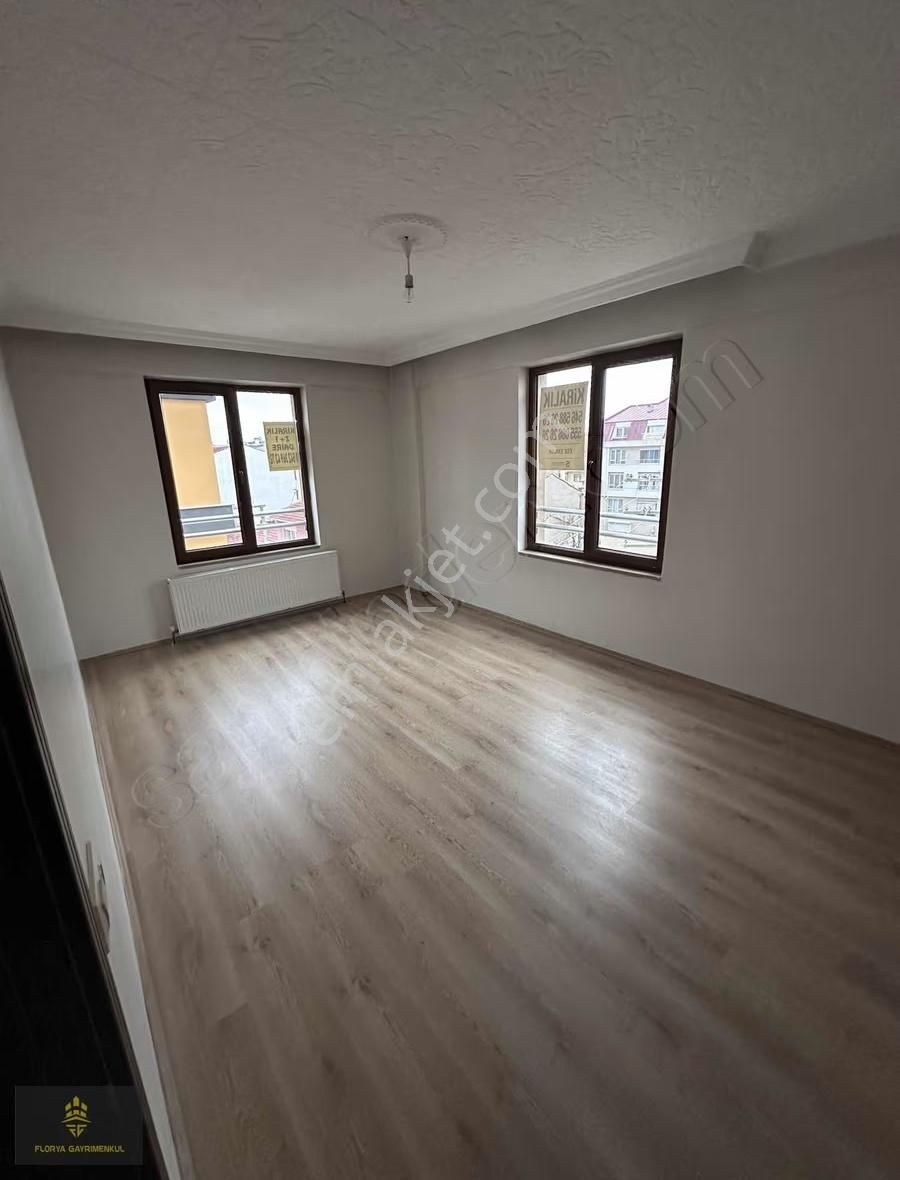 Şirintepe Mah. Yayla Cad. Yakını Kiralık Aile Aprt.'da 2+1 Daire