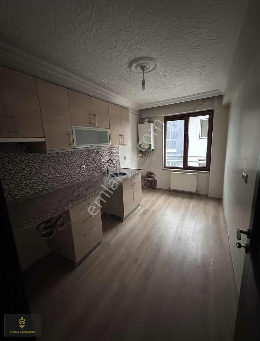 Şirintepe Mah. Yayla Cad. Yakını Kiralık Aile Aprt.'da 2+1 Daire - Görsel 6