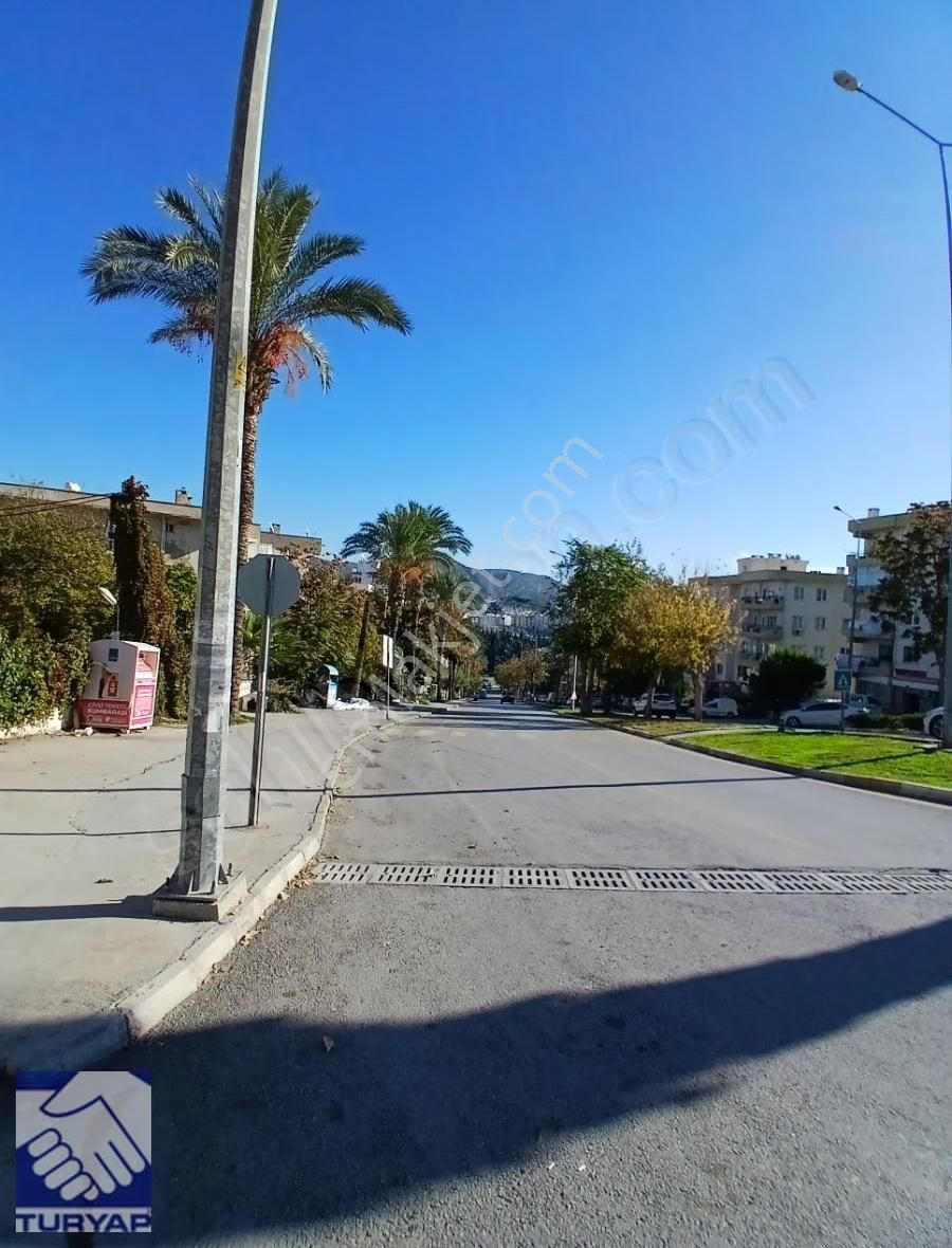 Kusadası Sehir Merkezinde Satılık 2+1 Bahçe Katı - Görsel 13