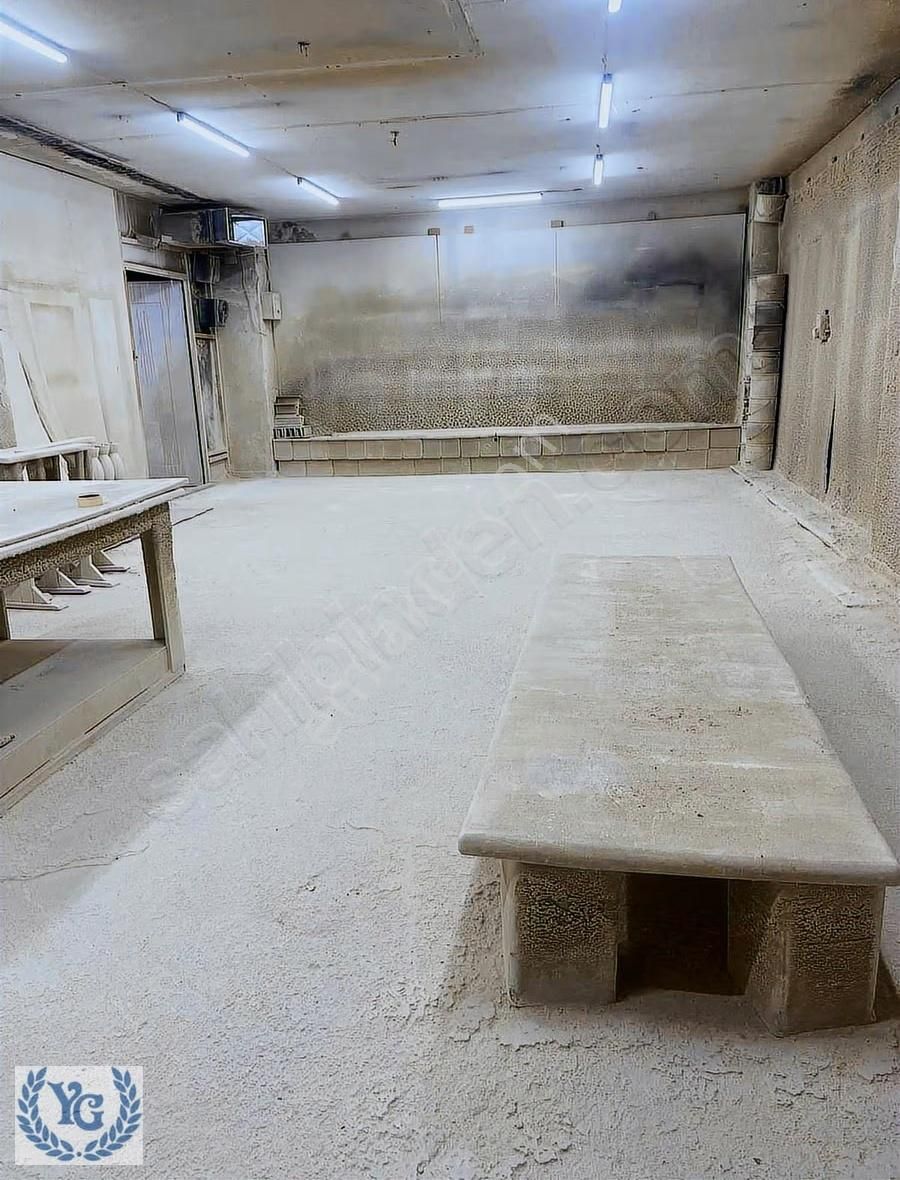 Yarımburgaz Mahallesinde 650 M2 Düz Giriş Kiralık İş Yeri - Görsel 2