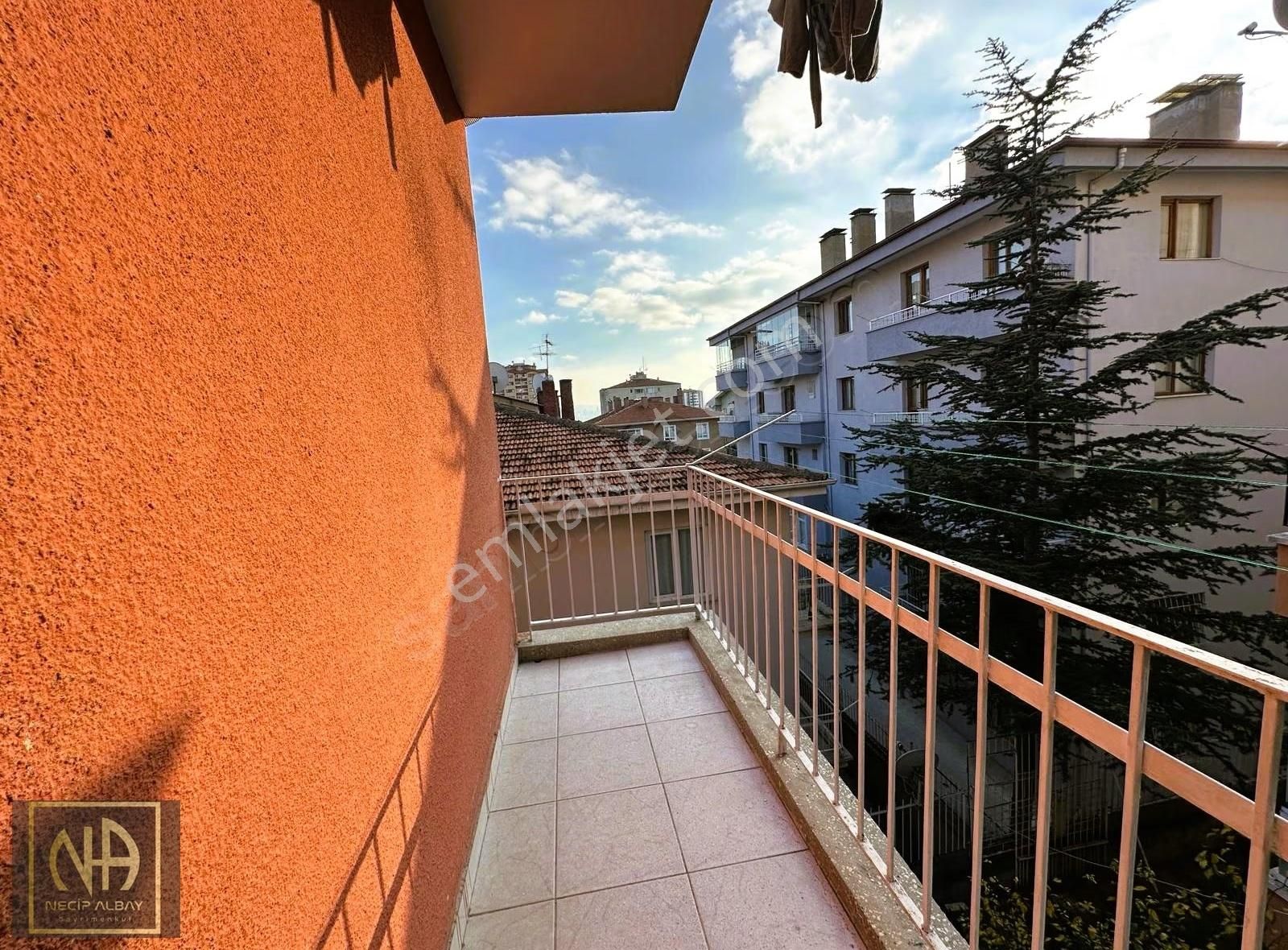 Etlik'de Geniş Ara Kat Full Yapılı Fırsat 3+1 Satılık Daire - Görsel 11