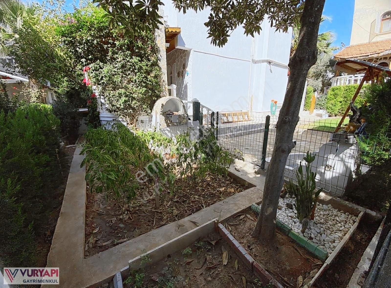 Akbük'te Havuzlu Sitede 3+1 Özel Bahçeli Villa - Görsel 9