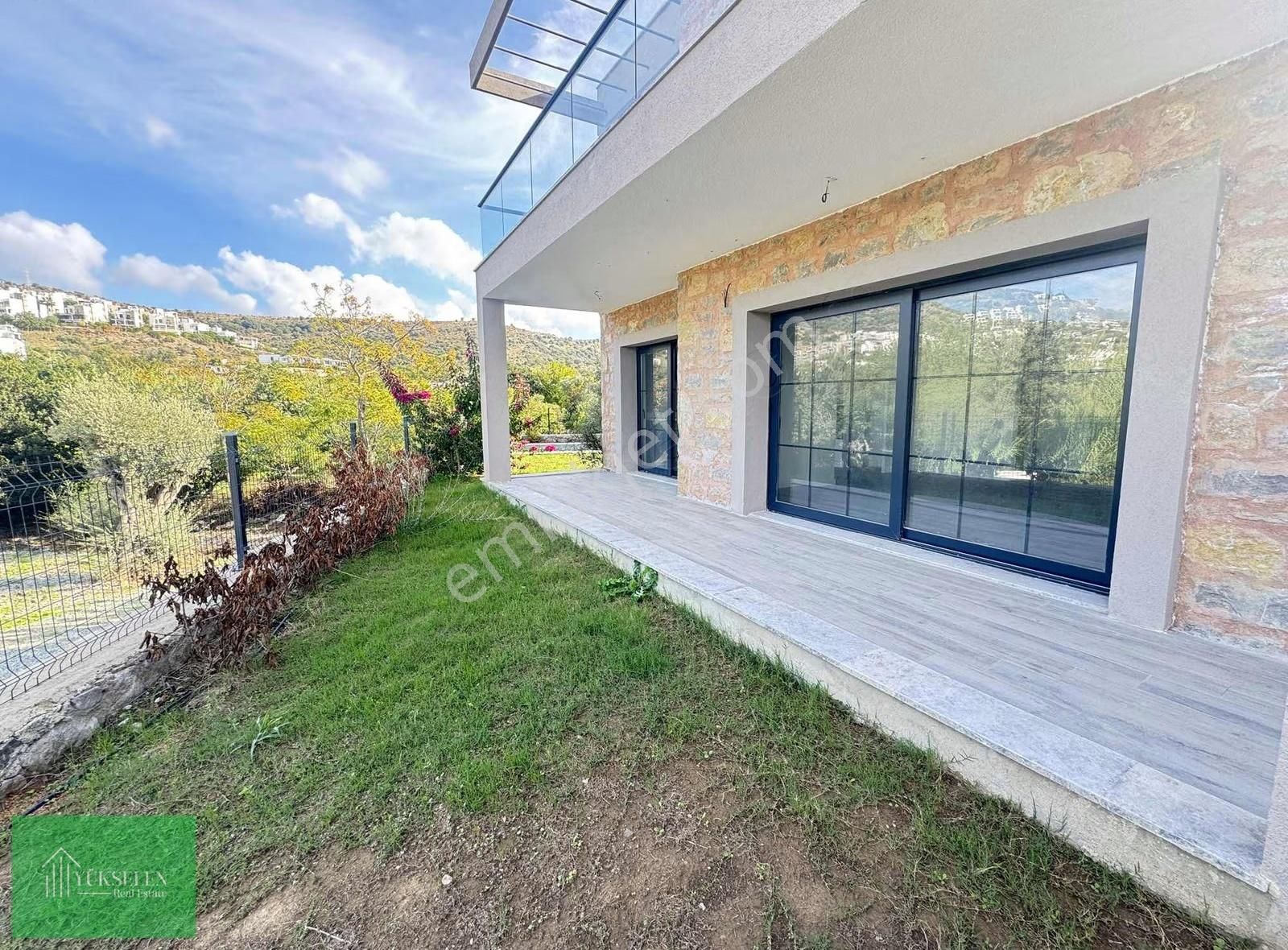 Denize 100m Düz Ayak Konum 4+1 Özel Havuzlu Villa - Görsel 11