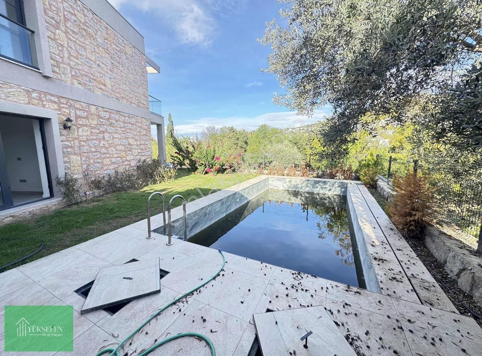 Denize 100m Düz Ayak Konum 4+1 Özel Havuzlu Villa - Görsel 21