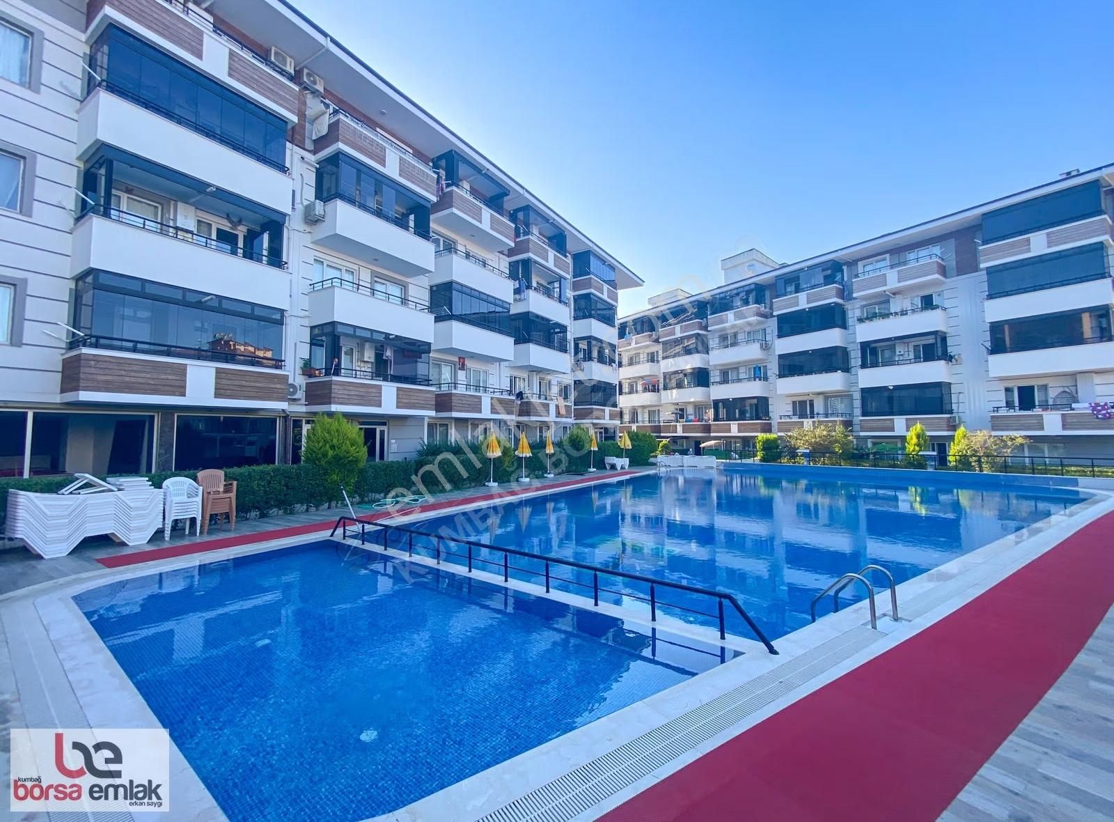 Kumbağ Merkezi Konumda Havuzlu Sitede İskanlı Satılık 1+1 Daire