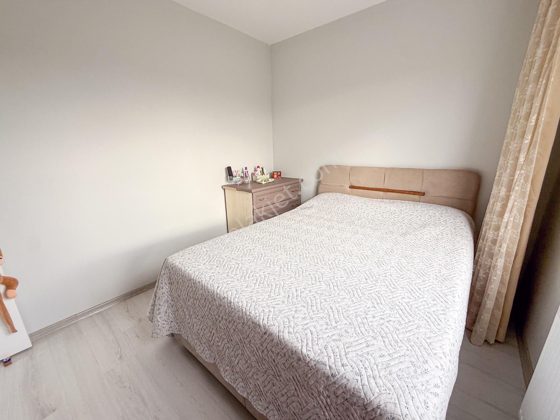 Kumbağ'da Caddenin Deniz Tarafında Yeni Binada Bahçeli 1+1 Daire - Görsel 26