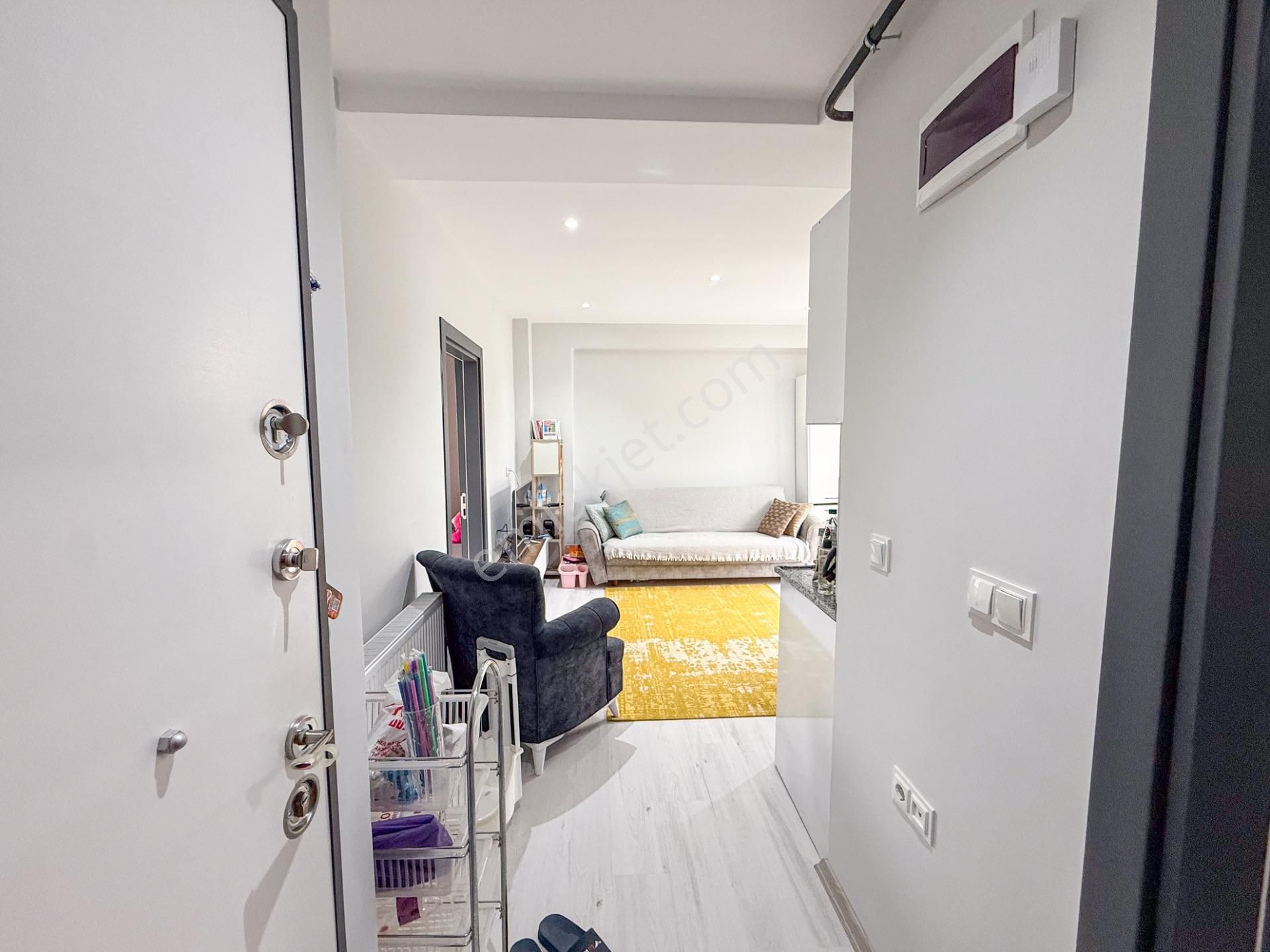 Kumbağ'da Caddenin Deniz Tarafında Yeni Binada Bahçeli 1+1 Daire - Görsel 6