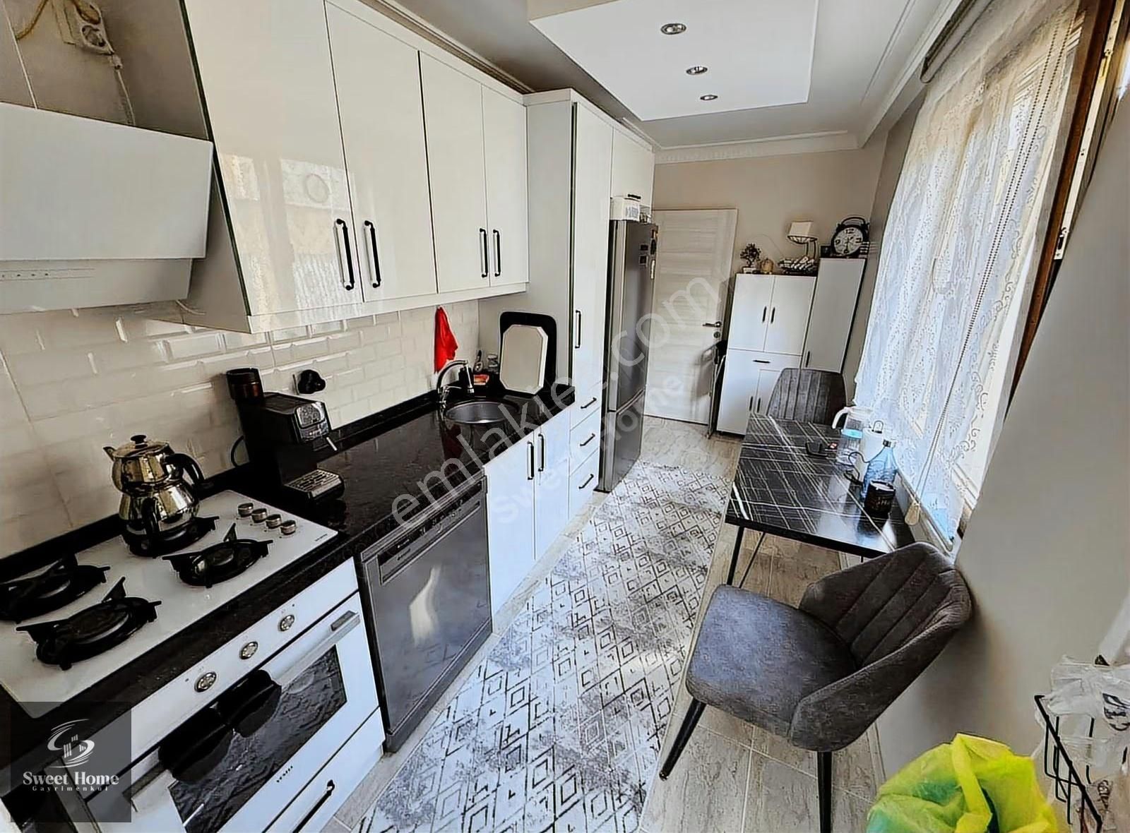 Bahçelievler Yenibosna'da Metrobüse Yakın 2+1 Satılık Daire - Görsel 4