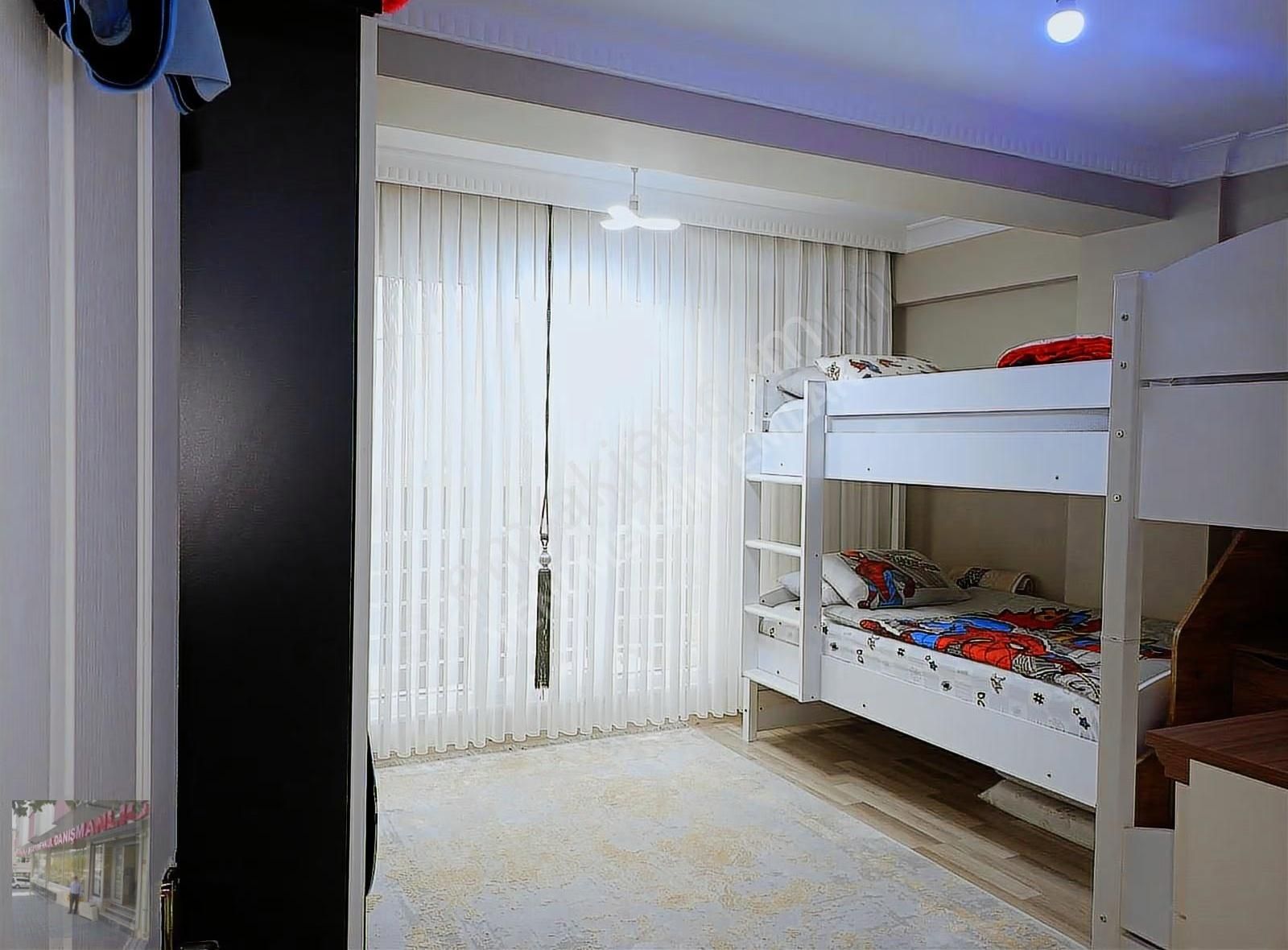 İst Bağcılar 15 Temmuz Mah Sinde Satılık 2+1+100m2 Kat 1 Yaşı 15 - Görsel 10