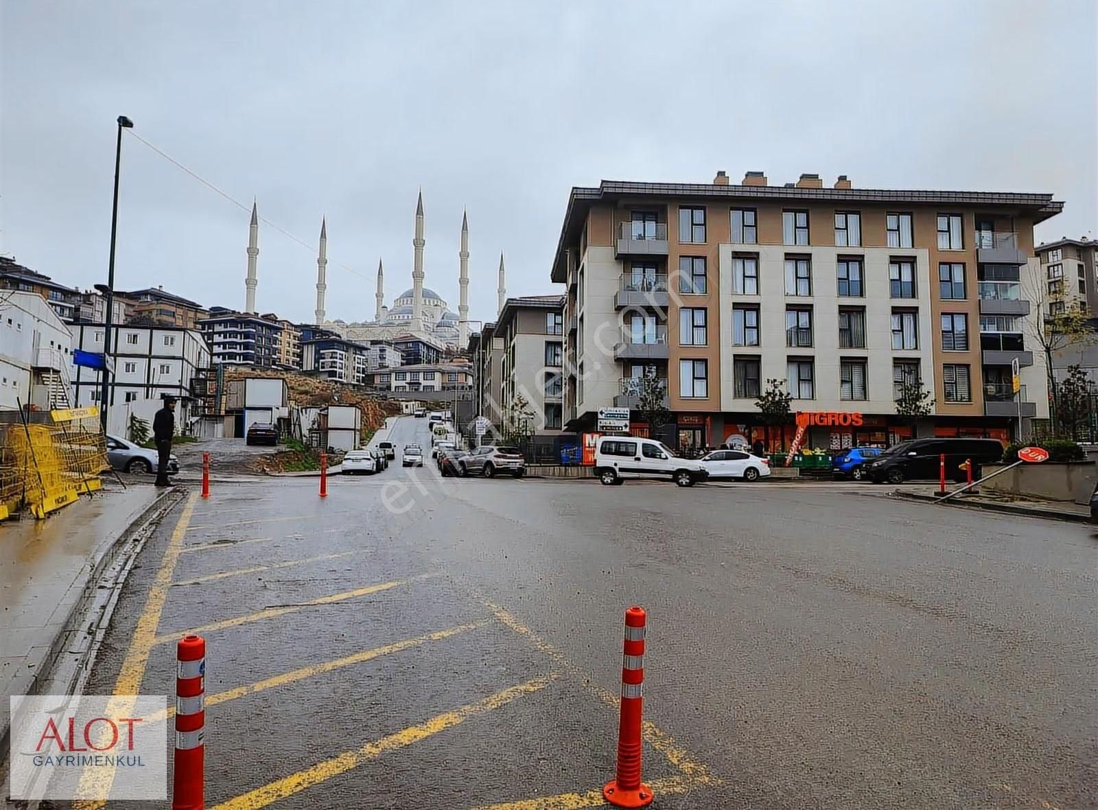 Üsküdar Mehmetakif Ersoy Caddesi Emlak Konut 1+1 - Görsel 24