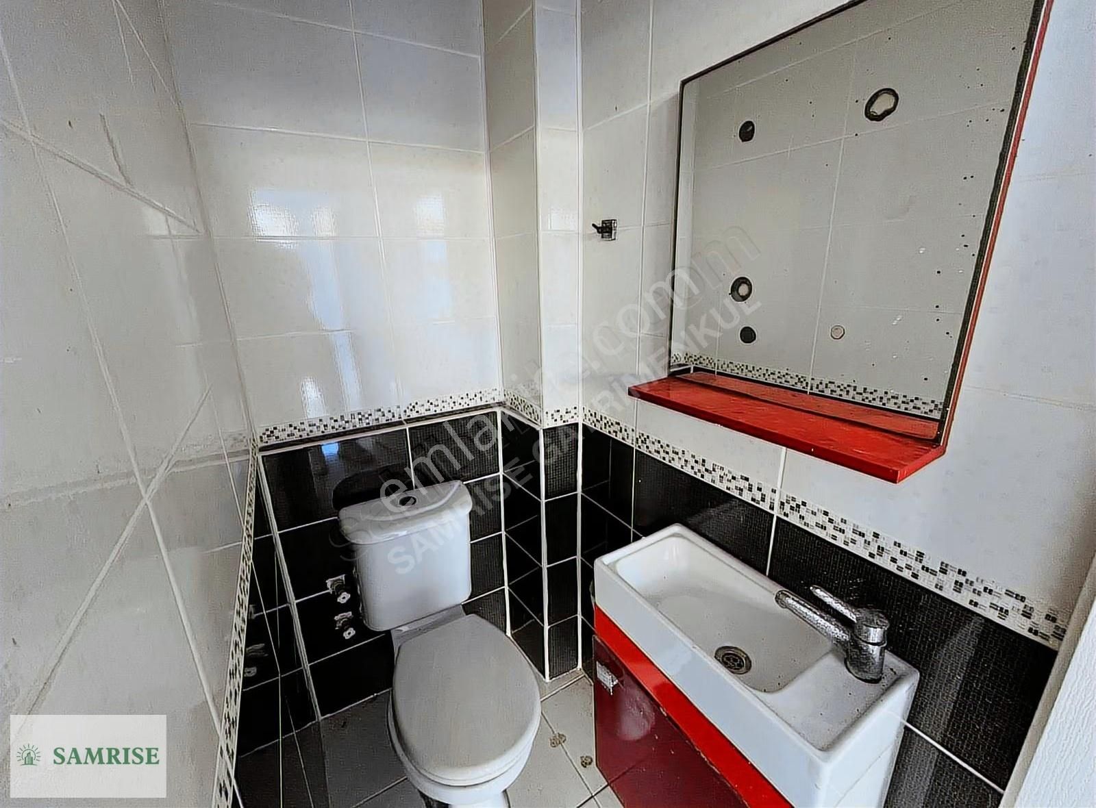 Samrise'dan Belediye Evlerinde Satılık Dükkan