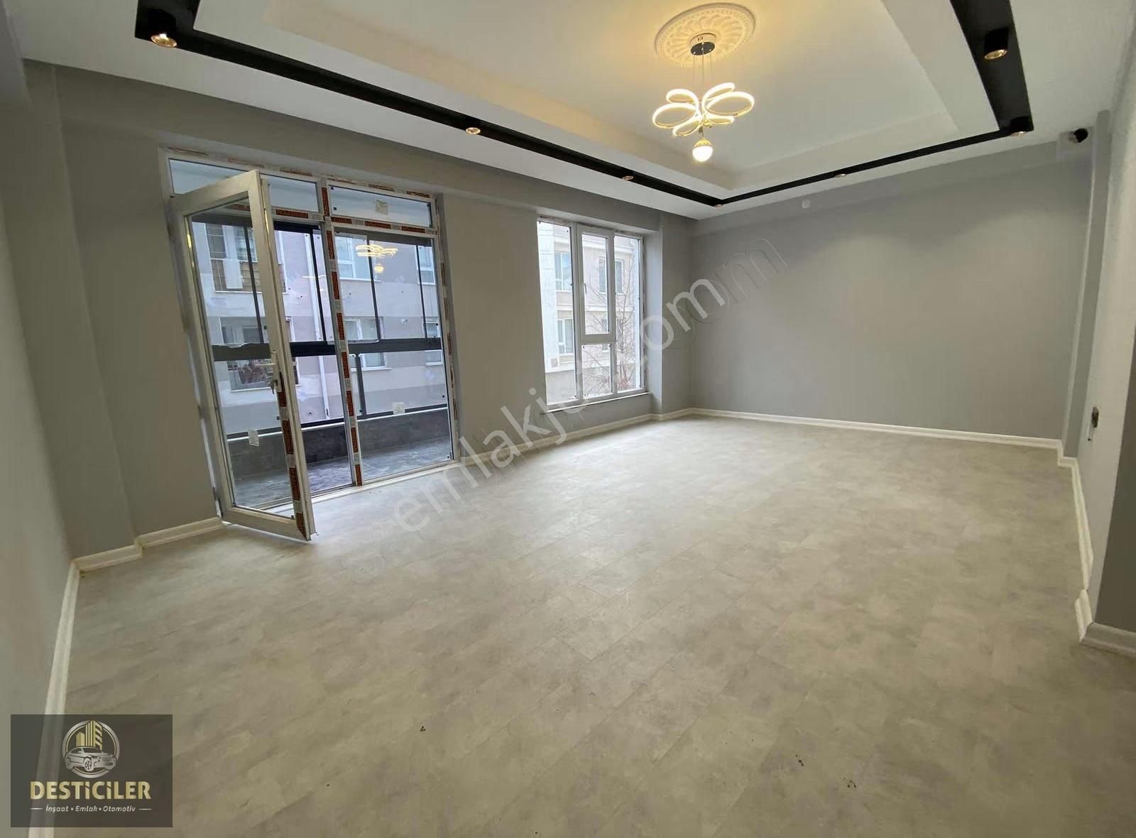 Au-çamlıca Kapalı Pazar Yakını 110m2 Ebeveyn Banyolu 2+1 Daire