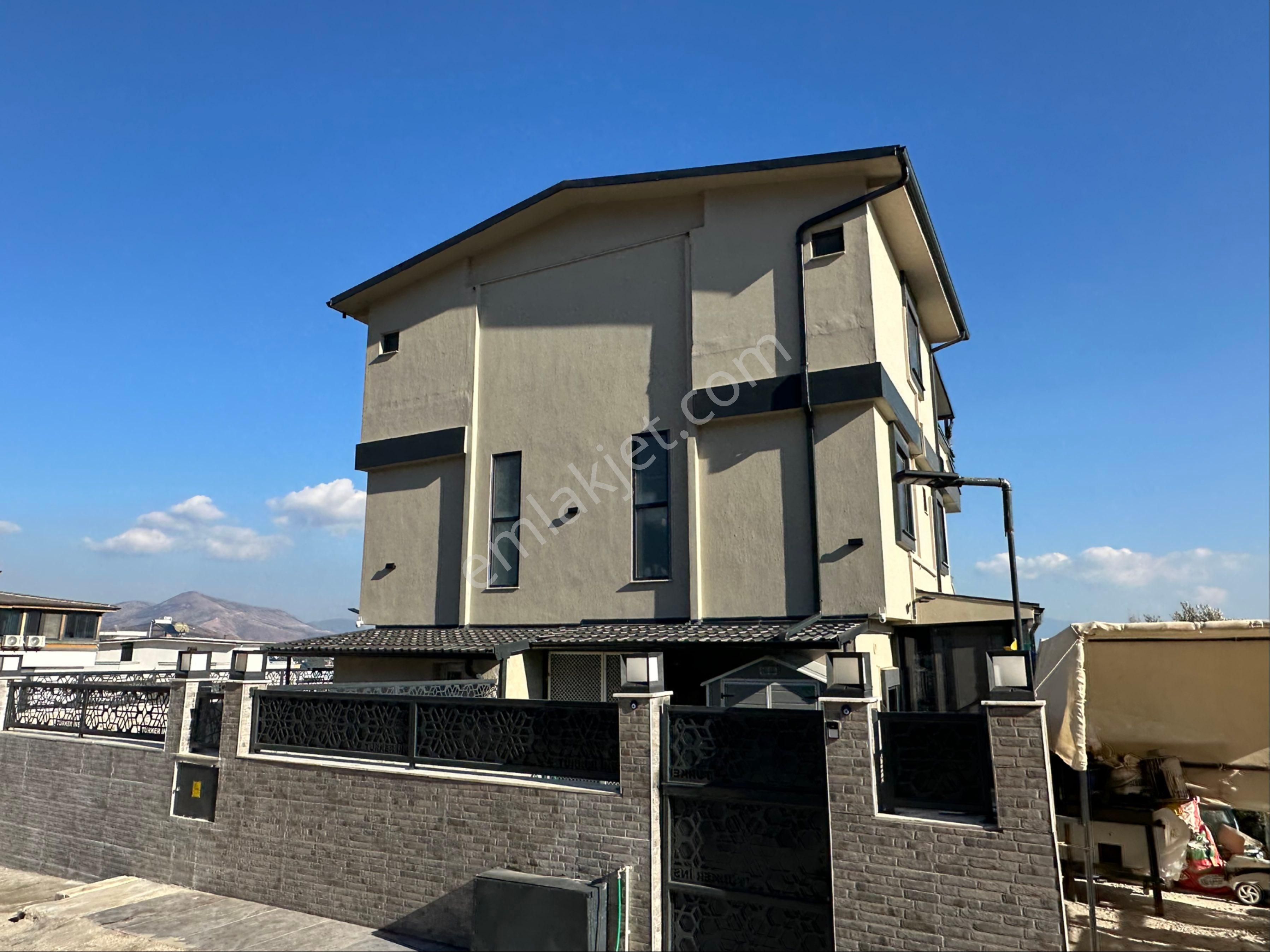 İzmir Seferihisar Doğanbey De Satılık Bahçeli 3+1 Ultra Lüks Yazlık Villa Deniz Manzaralı - Görsel 3