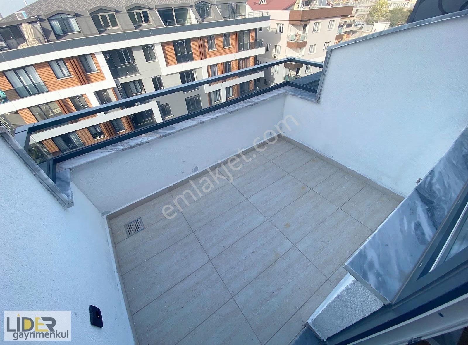 Lider'den Sıfır Bina Marmraya Yakın Deniz Manzaralı Ön Cephe 2+1 - Görsel 15