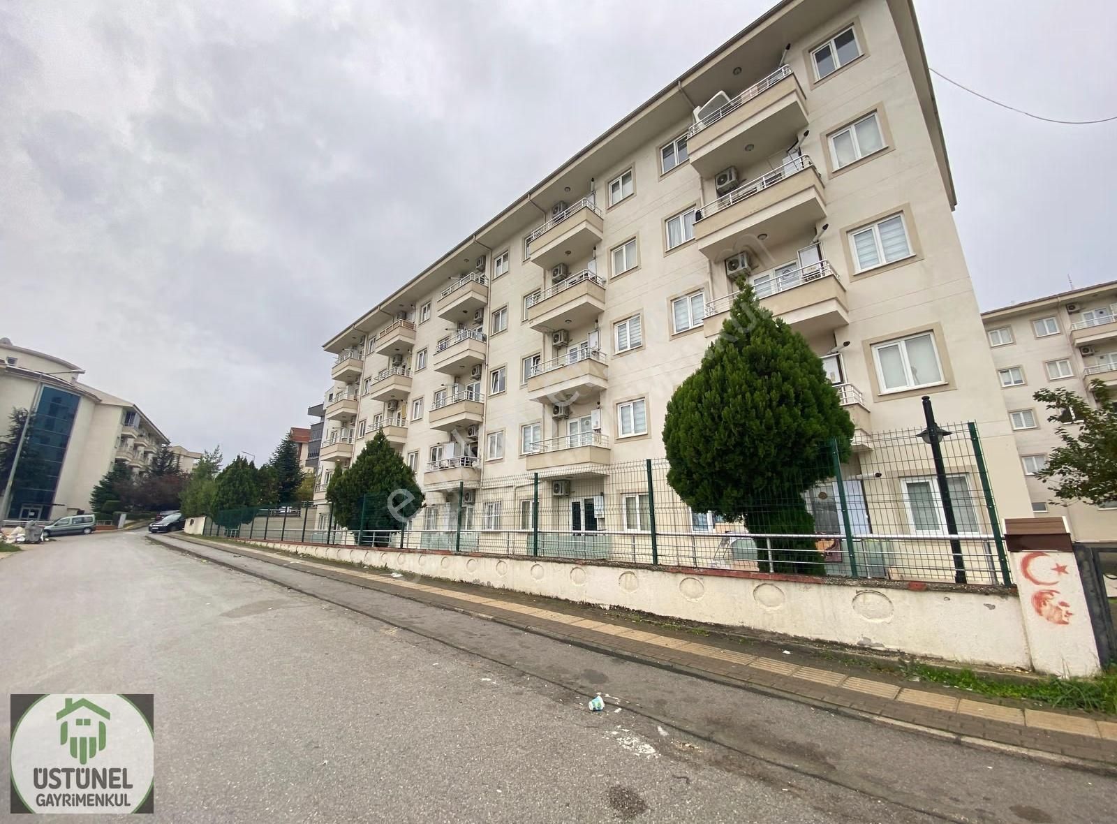 Üstünel'den Havuzlu Site İçinde Açık Cepheli Kiracısız 2+1 Daire - Görsel 25