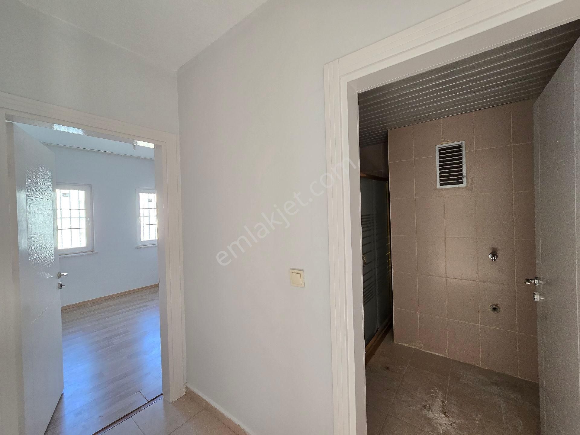 Cadde Seyran'dan Kiralık 2+1 86 M2 Arakat Cephe Açık (memura) - Görsel 12