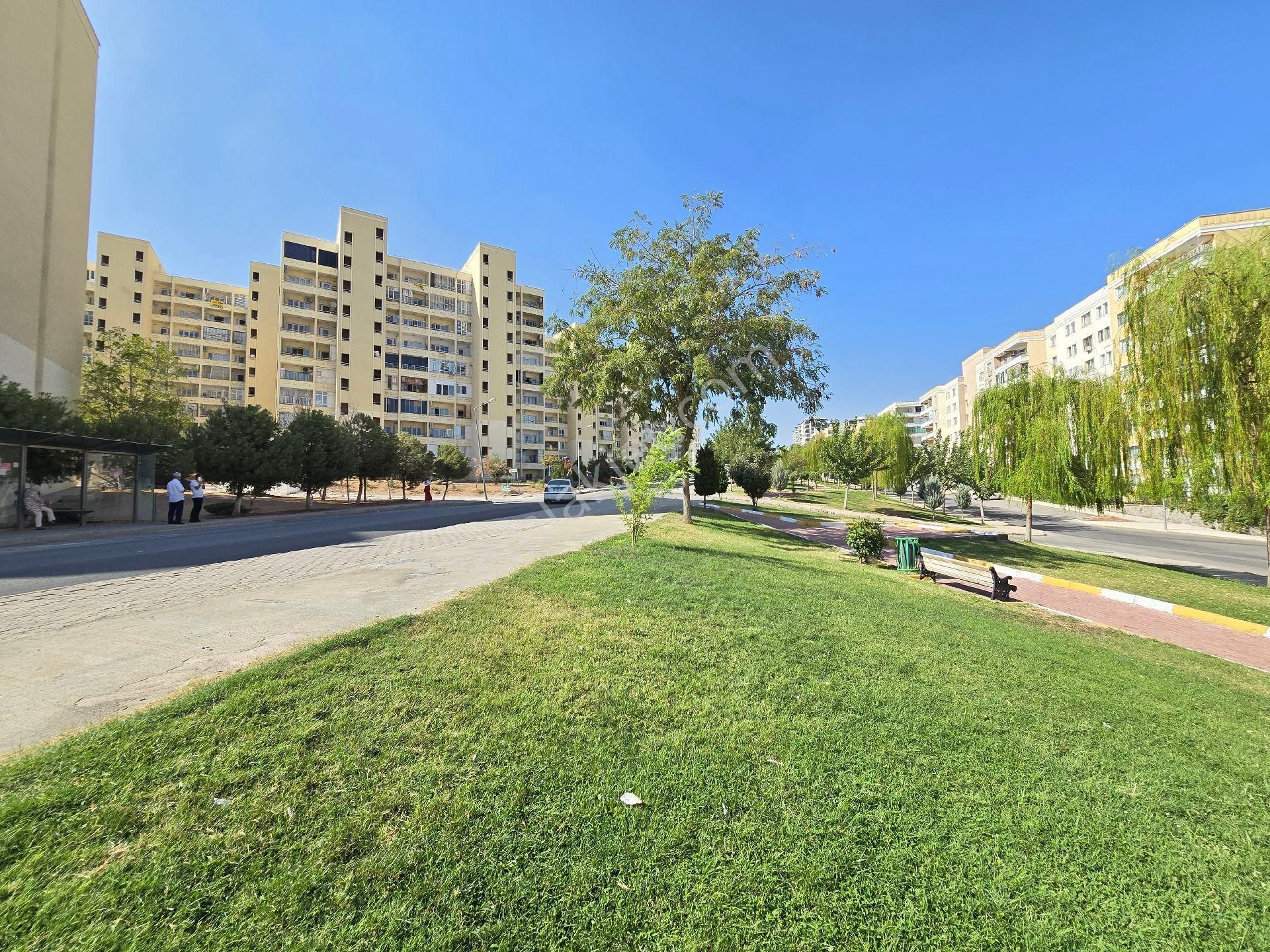 Cadde Seyran'dan Kiralık 2+1 86 M2 Arakat Cephe Açık (memura)